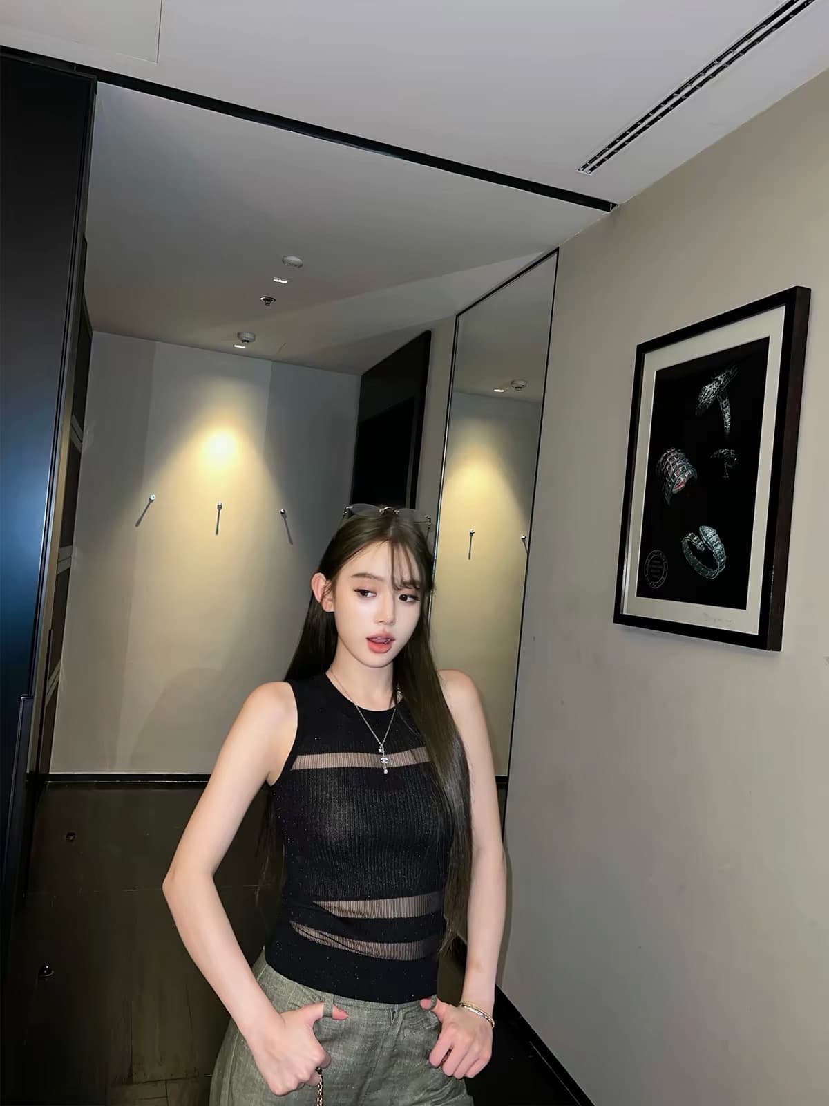 지구 Ouyang 부드러운 빛 판금 보존 섹션 엷 은 안개 마이크로 ~을 통해 빛 럭셔리 질감 좋은 플래시 니트 분할 홀로우 아웃 조끼 이미지 2