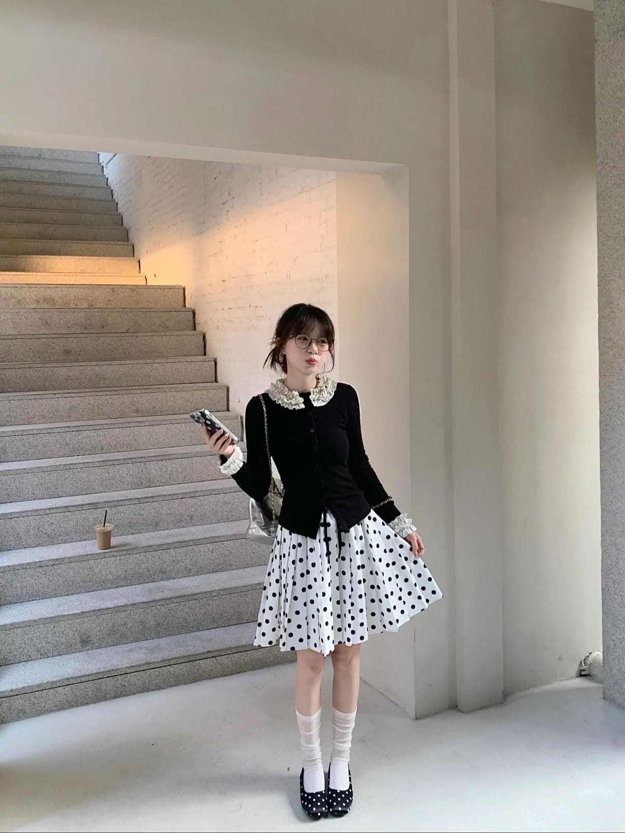 자이언트 잘 생긴 ~ 중 짧은 반 스커트 miu 인사이드 miu 가스 검정색 도트 무늬 플리츠 스커트 고유 한 아름다운 작은 키 짧은 상세 이미지 21