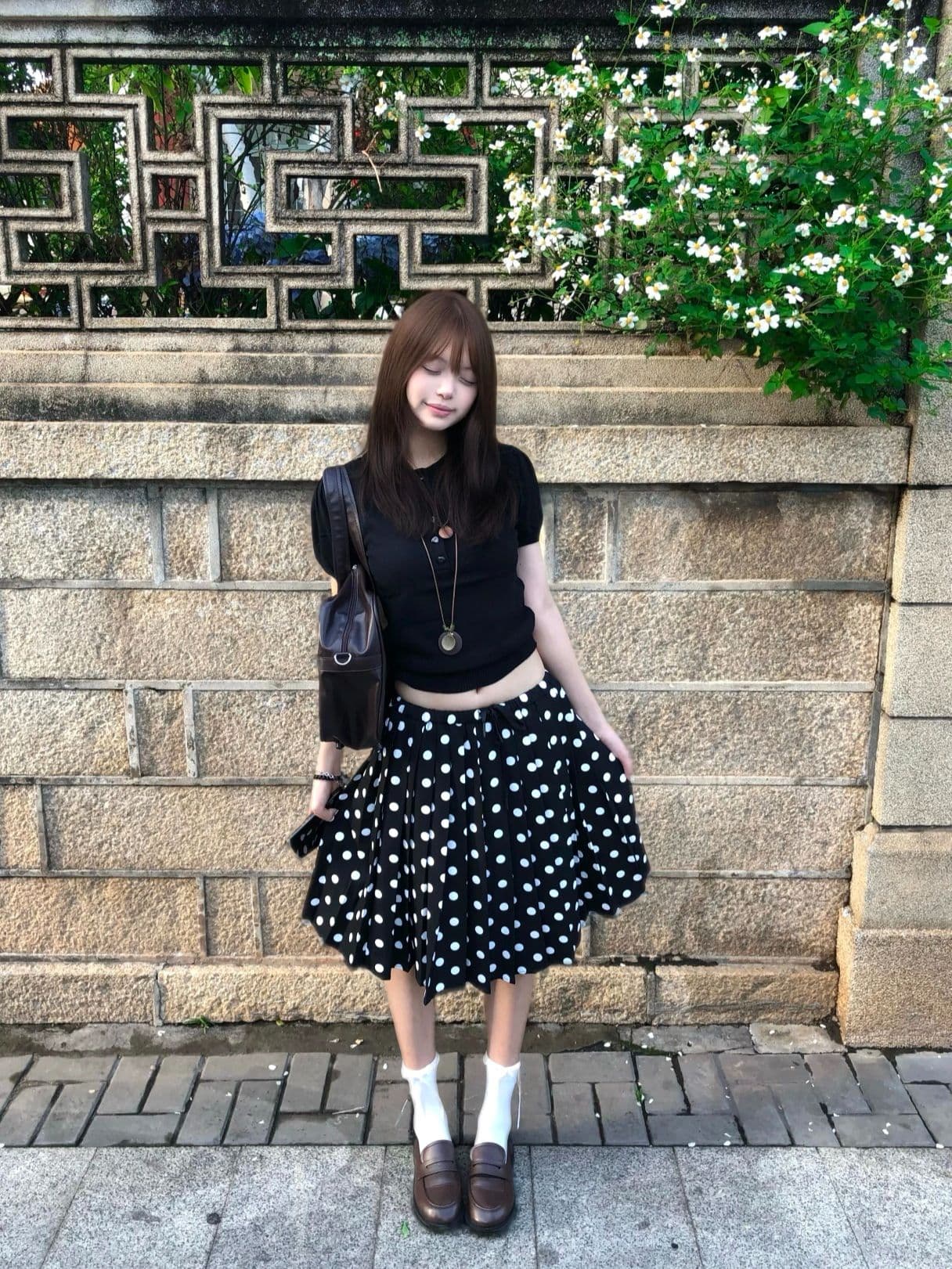 자이언트 잘 생긴 ~ 중 짧은 반 스커트 miu 인사이드 miu 가스 검정색 도트 무늬 플리츠 스커트 고유 한 아름다운 작은 키 짧은 상세 이미지 23