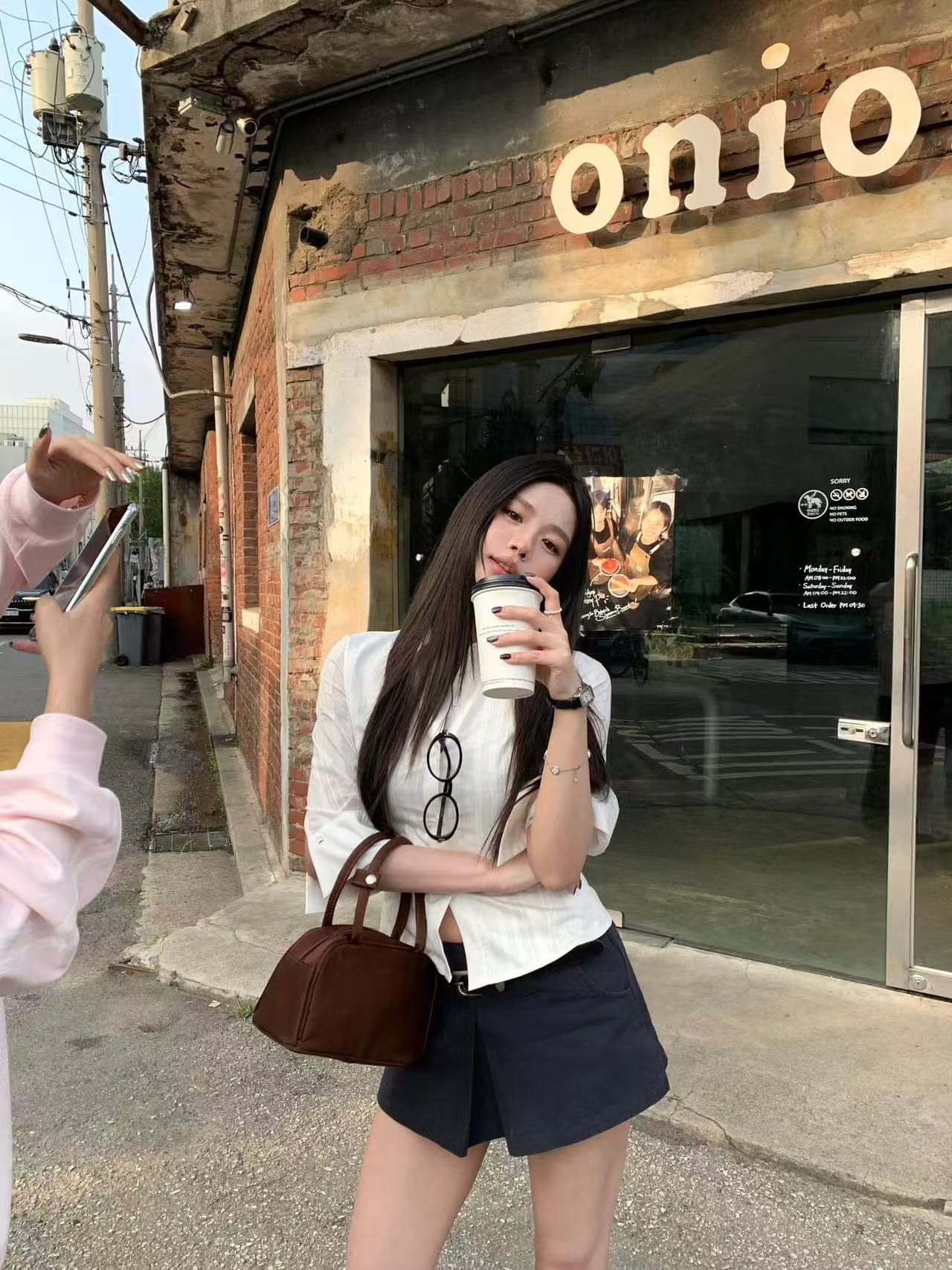 원본 자카드 원단 화이트 여성 셔츠 봄 여름 새로운 고급 센스 빛 럭셔리 연령 감소 외국 가스 셔츠 이미지 3