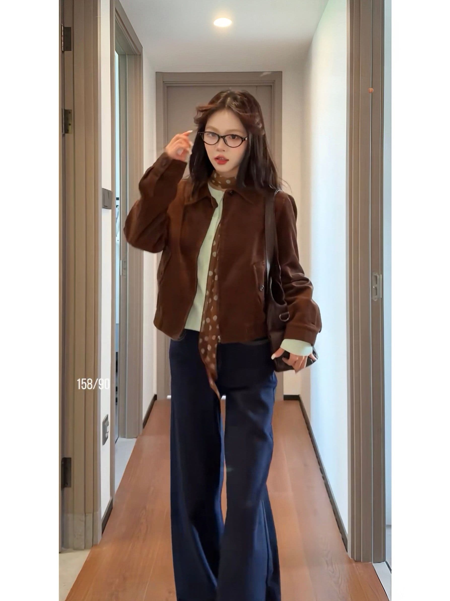 코듀로이 레트로 가을 어깨 자수 재킷 2026 가을 겨울 여성 의류 새로운 루즈핏 쇼트 스타일 재킷 맨위 상세 이미지 3