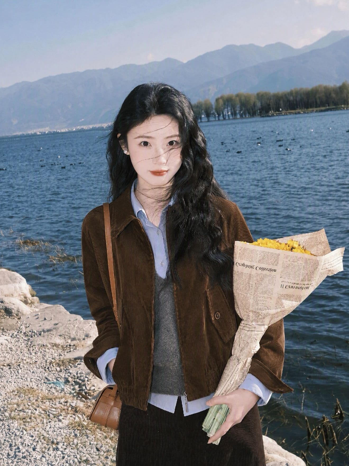코듀로이 레트로 가을 어깨 자수 재킷 2026 가을 겨울 여성 의류 새로운 루즈핏 쇼트 스타일 재킷 맨위 상세 이미지 2