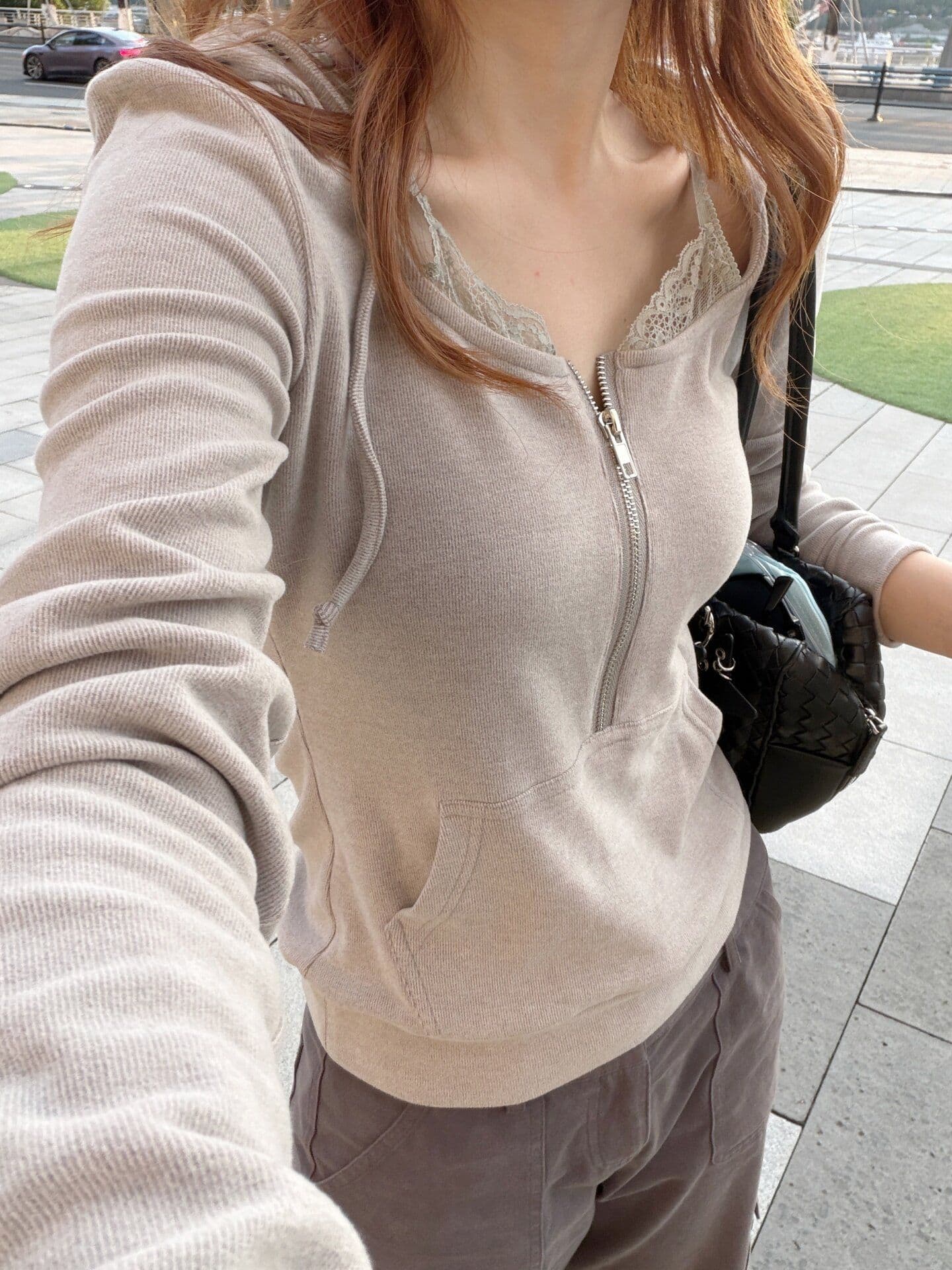 원본 원단 이른 가을 재킷 여성 셔츠 밝은 회색 색상 레이스 조각 후드 긴팔 지퍼 후드티 상세 이미지 7