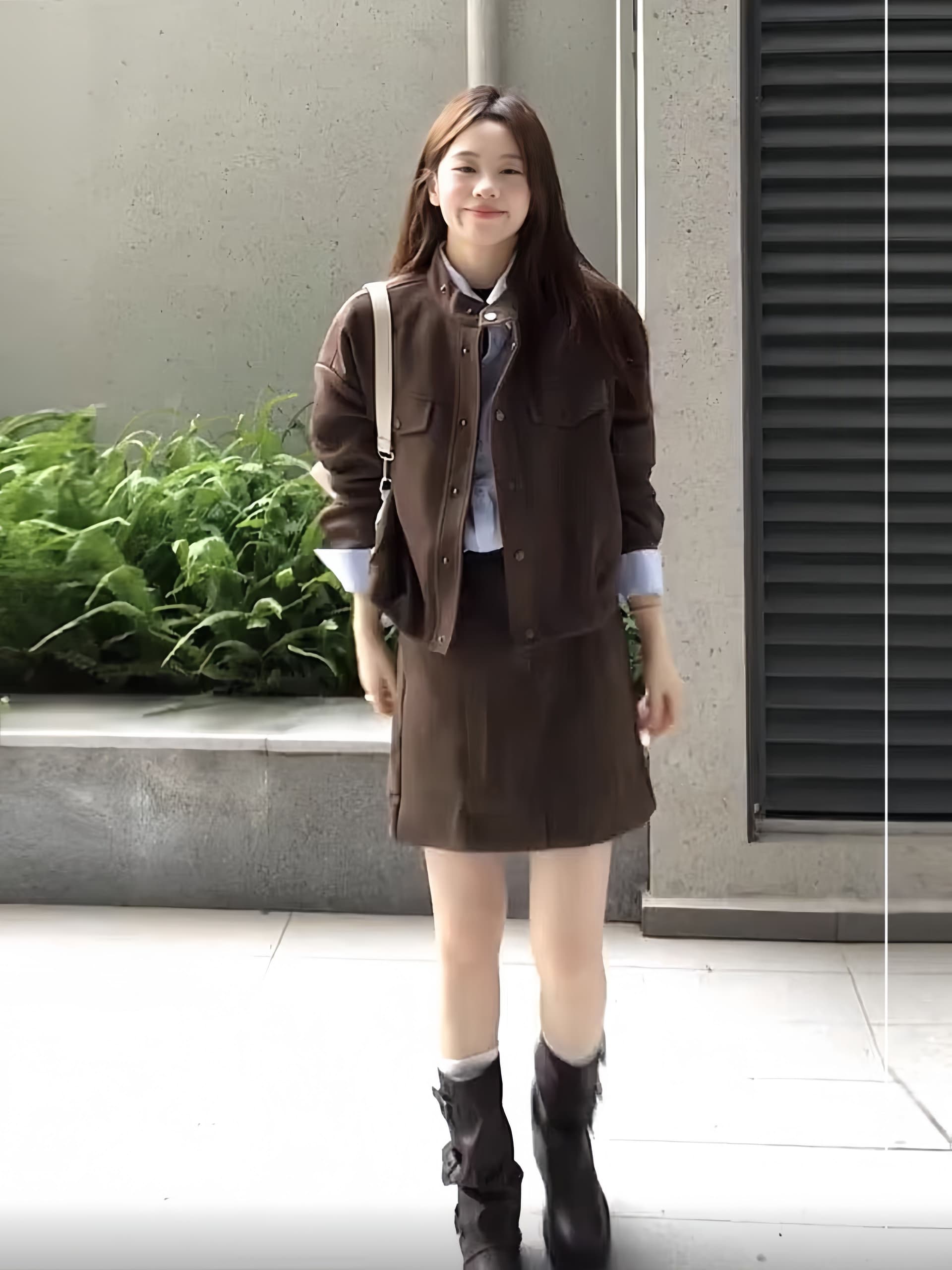 PU 가죽 레트로 체크무늬 패치워크 pu 여성 코트 가을 새로운 한 부서 작은 키 스탠드 칼라 쇼트 스타일 재킷 이미지 4