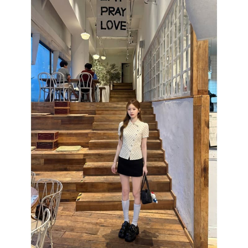 학원 스타일 비스듬한 칼라 도트 무늬 여성 셔츠 여름 새로운 캐주얼 다용도 화이트 반팔 셔츠
