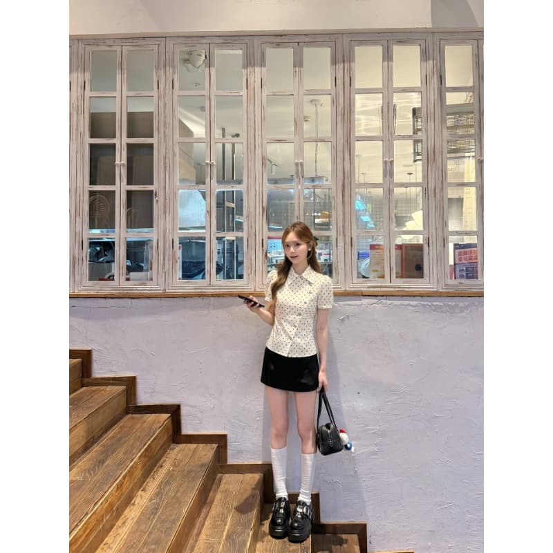학원 스타일 비스듬한 칼라 도트 무늬 여성 셔츠 여름 새로운 캐주얼 다용도 화이트 반팔 셔츠 이미지 2
