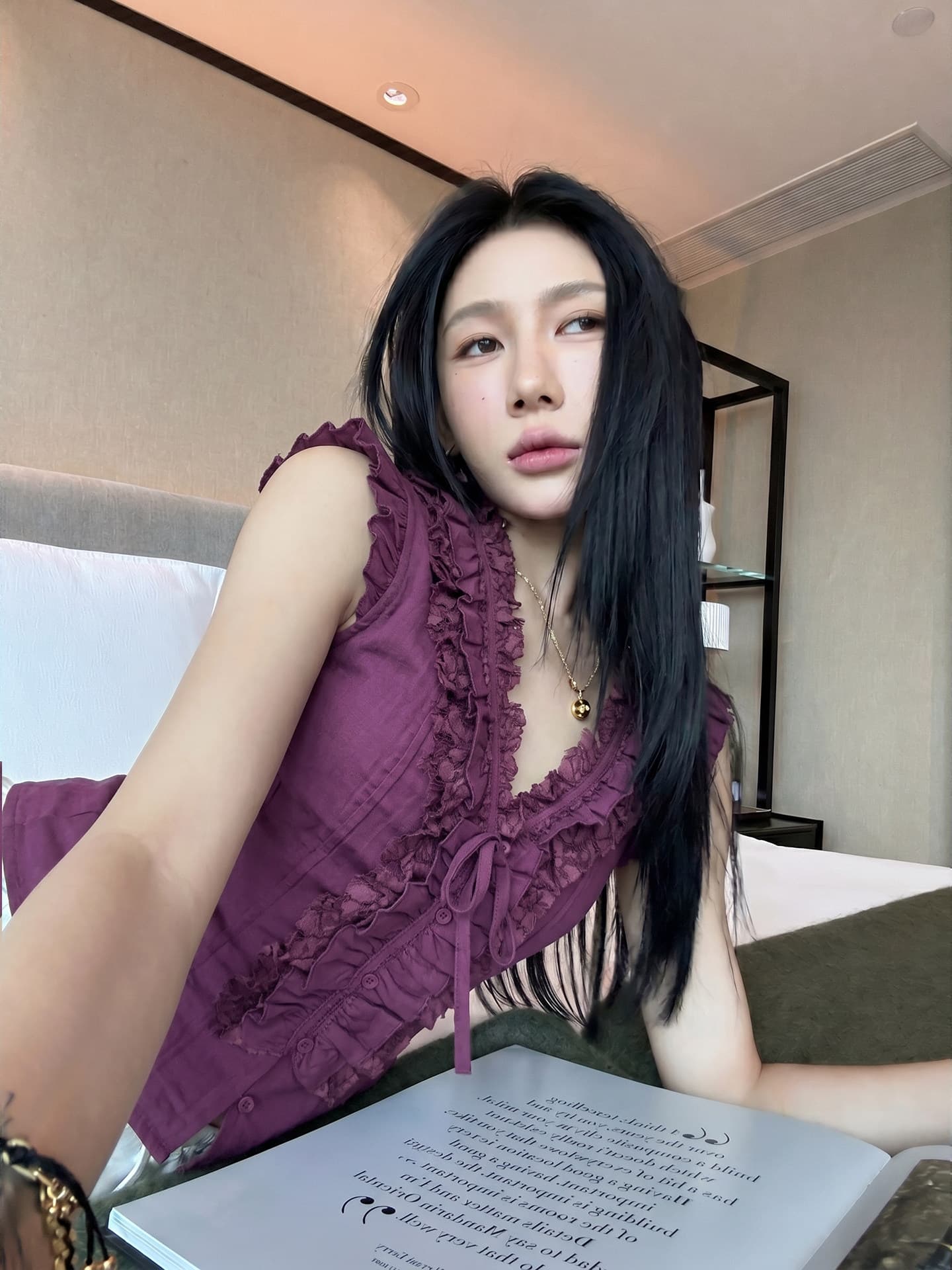 맞춤 더블 염색 주간 실크 V넥 여성 셔츠 여름 무거운 작업 레이스 조각 프릴 민소매 맨위 상세 이미지 8