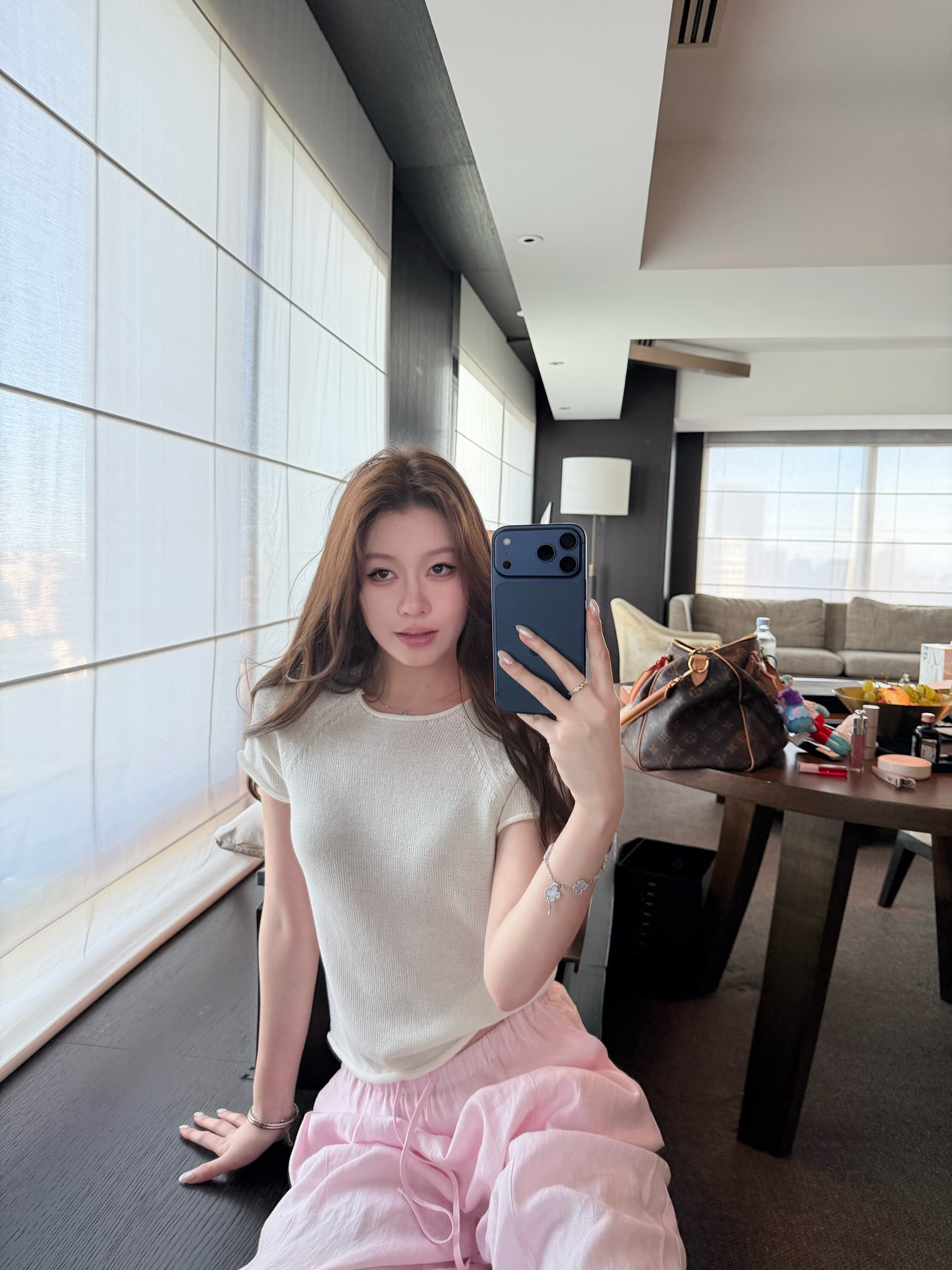 홀로우 아웃 질감 볼륨 측면 라운드 넥 니트 차가운 센스 반팔 티셔츠 조끼 다용도 만나는 맨위 여성 여름 상세 이미지 5