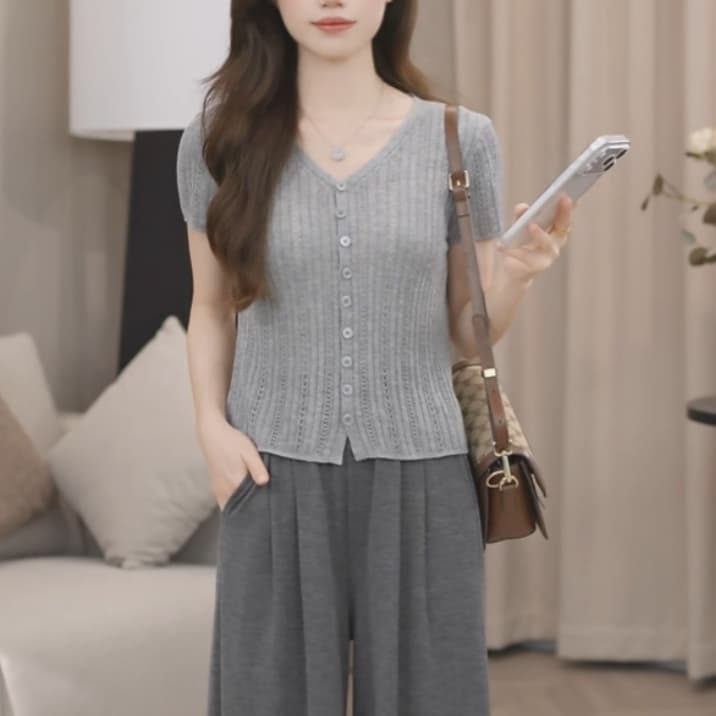 고급 센스 홀로우 아웃 V넥 반팔 얼음 실크 니트 오픈 가디건 여성 2026 여름 얇은 스타일 다용도 미니멀리즘 쇼트 스타일 맨위 상세 이미지 5