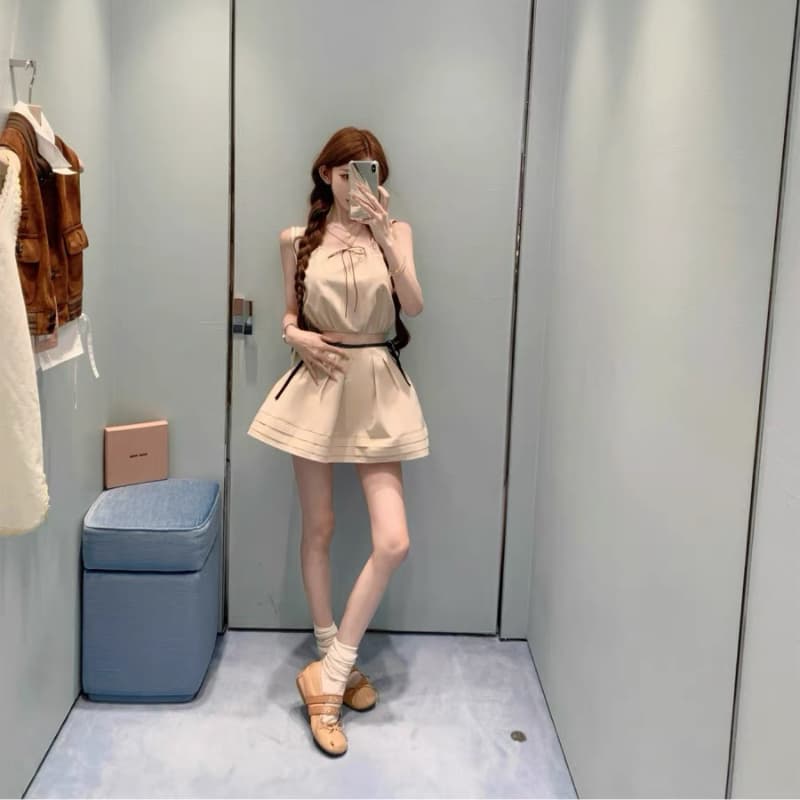 늦게 우산 우산 26 ss 캐러멜 작은 원 장 원 영어 같은 단락 miu 부서 카키 색 레이스업 맨위 반 스커트 세트 그룹 이미지 2
