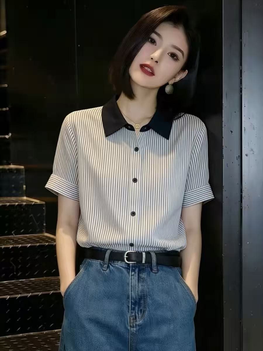 출퇴근 바람 배색 스트라이프 폴로 칼라 품격 반팔 여성 셔츠 2026 여름 새로운 품격 다용도 슬림해 보이는 맨위 이미지 2
