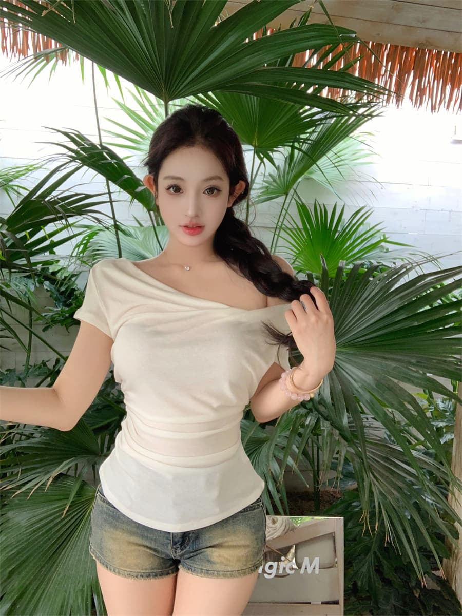 실사 정가 디자인 센스 매듭 비스듬한 어깨 핀치 Pleat 허리 수축 슬림해 보이는 티셔츠 맨위 상세 이미지 9