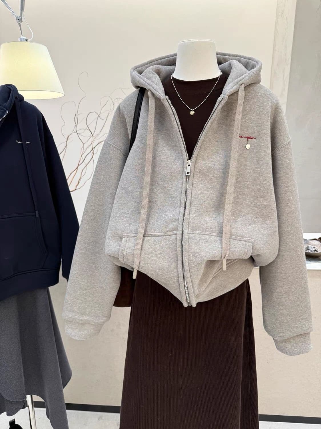 아메리칸 레트로 핫걸 비스듬한 칼라 오프숄더 프린트 루즈핏 후드티 여성 이미지 4