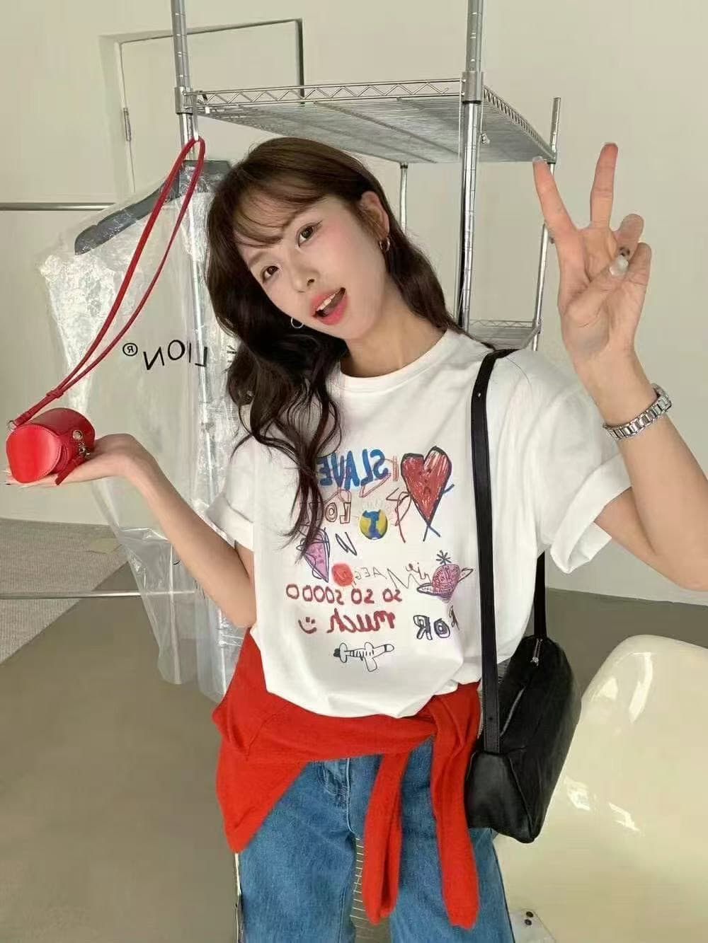 한국 스타일 새로운 여름 핫걸 반팔 티셔츠 여성 루즈핏 디자인 센스 다용도 맨위