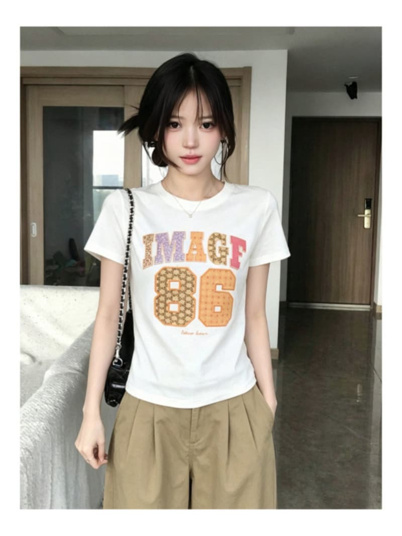 여름 핫걸 몸매 가꾸기 긍정적 인 어깨 높은 탄력성 새로운 여름 몸매 가꾸기 슬림해 보이는 외국 가스 맨위