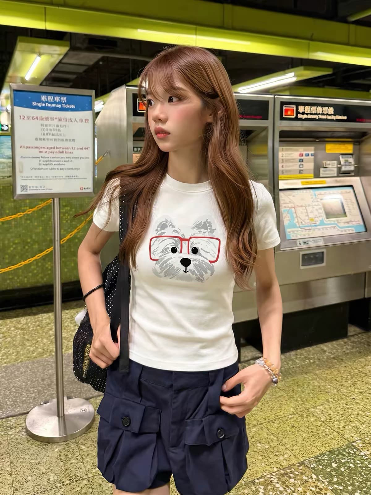 강아지 프린트 긍정적 인 어깨 반팔 티셔츠 여성 여름 새로운 라운드 넥 몸매 가꾸기 슬림해 보이는 쇼트 스타일 동정 맨위 다용도 트렌디