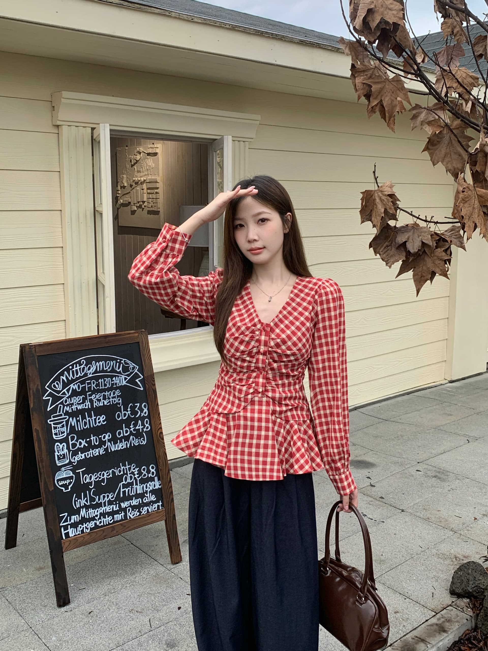 실사 빅 사이즈 지방 mm 봄 새로운 프랑스식 레트로 체크무늬 V넥 긴팔 셔츠 주름 허리 수축 슬림해 보이는 맨위 이미지 4