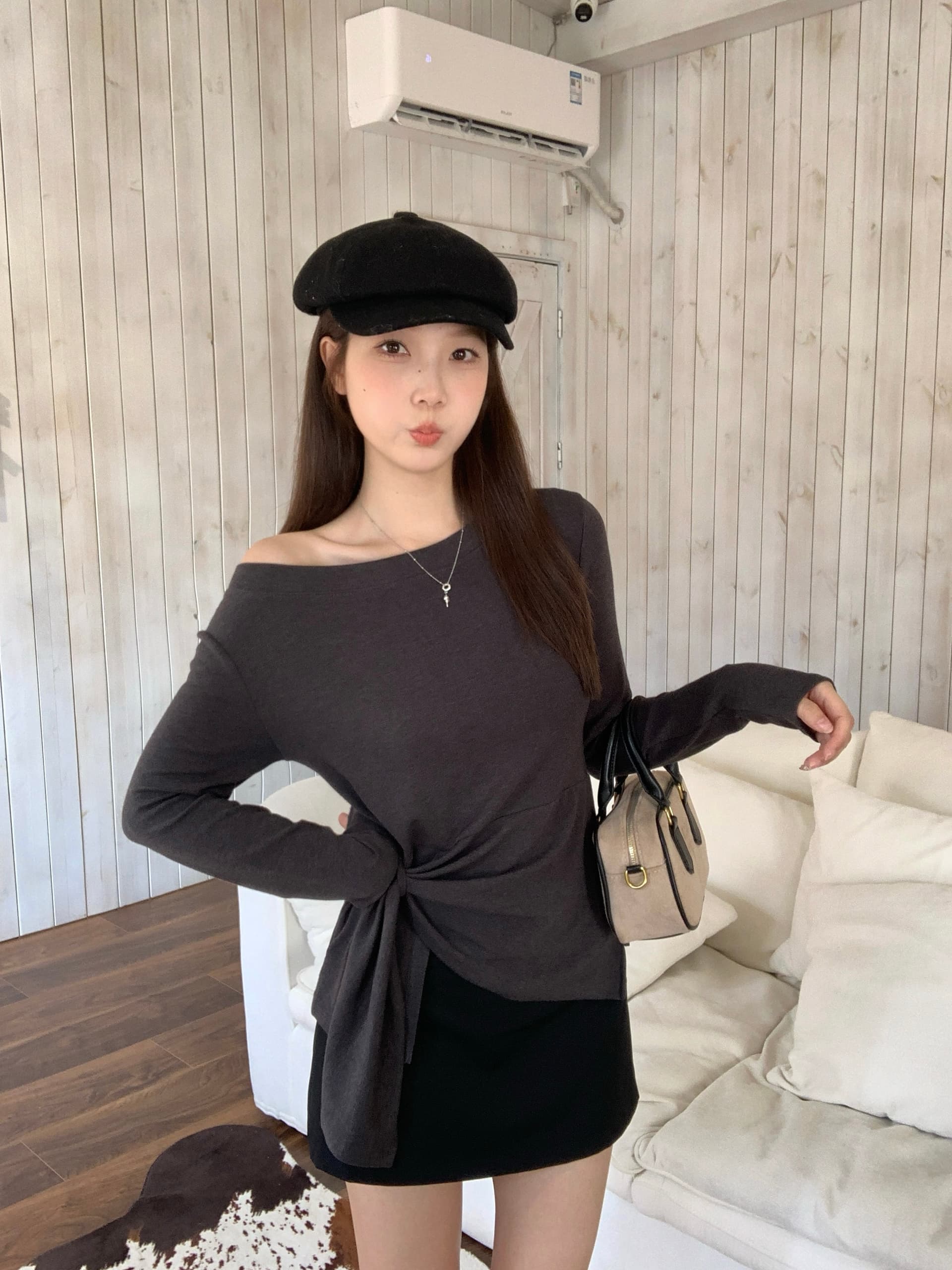 실사 빅 사이즈 가을 새로운 한 부서 스트라이프 불규칙 트임 비스듬한 어깨 긴팔 티셔츠 허리 수축 슬림해 보이는 맨위 상세 이미지 10
