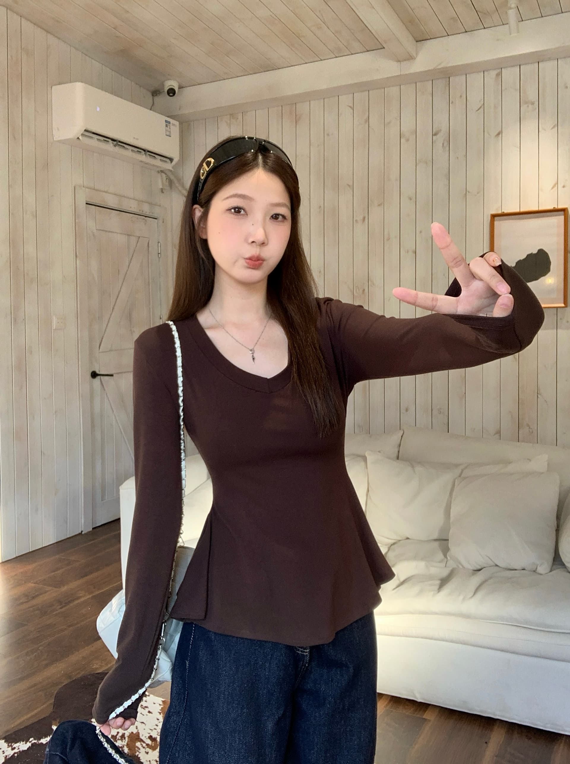 실사 빅 사이즈 지방 mm 가을 겨울 새로운 순수한 욕망 바람 핫걸 디자인 센스 V넥 꼬집기 허리 슬림해 보이는 티셔츠 기본 셔츠 상세 이미지 4