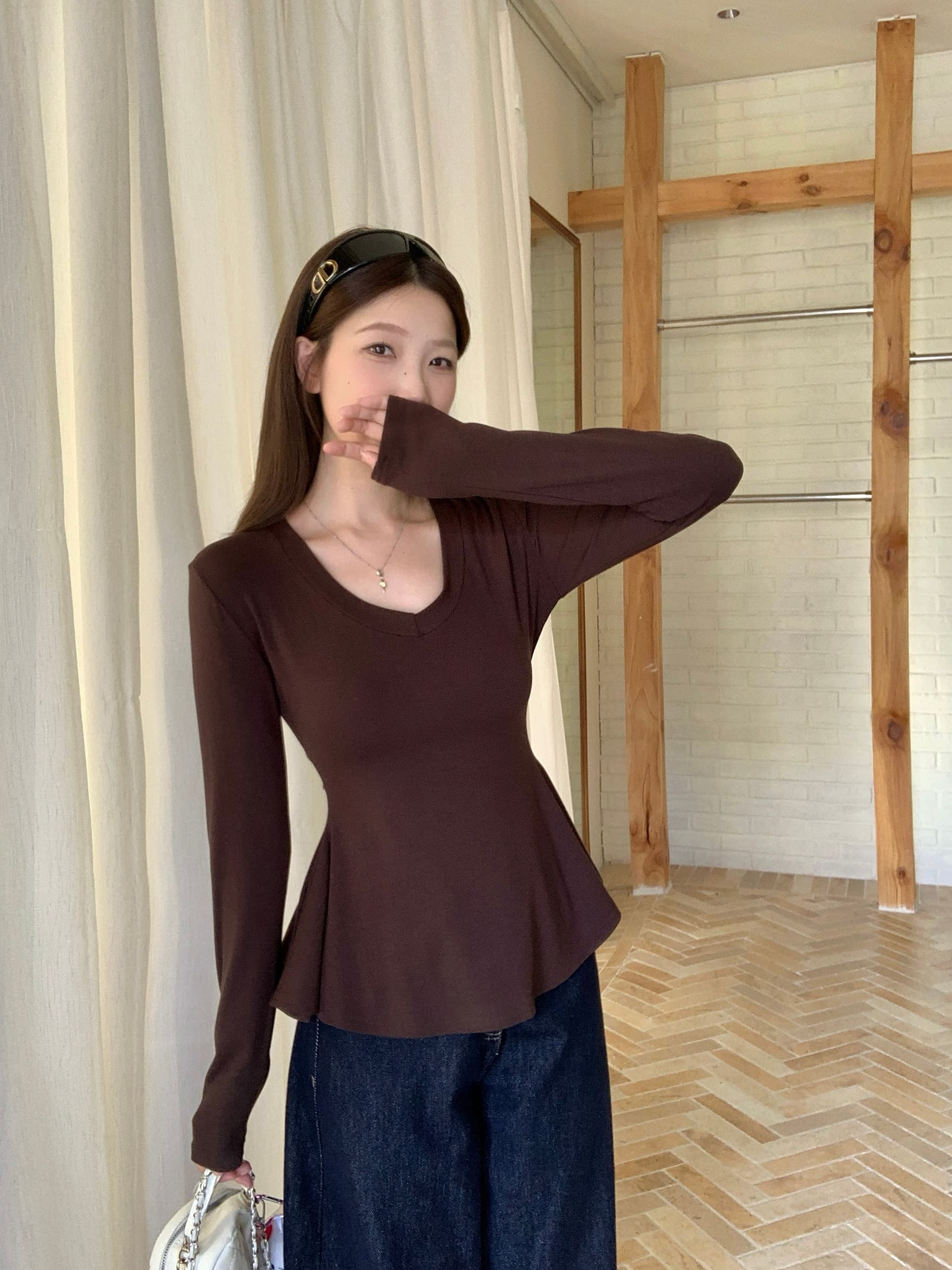 실사 빅 사이즈 지방 mm 가을 겨울 새로운 순수한 욕망 바람 핫걸 디자인 센스 V넥 꼬집기 허리 슬림해 보이는 티셔츠 기본 셔츠 상세 이미지 8