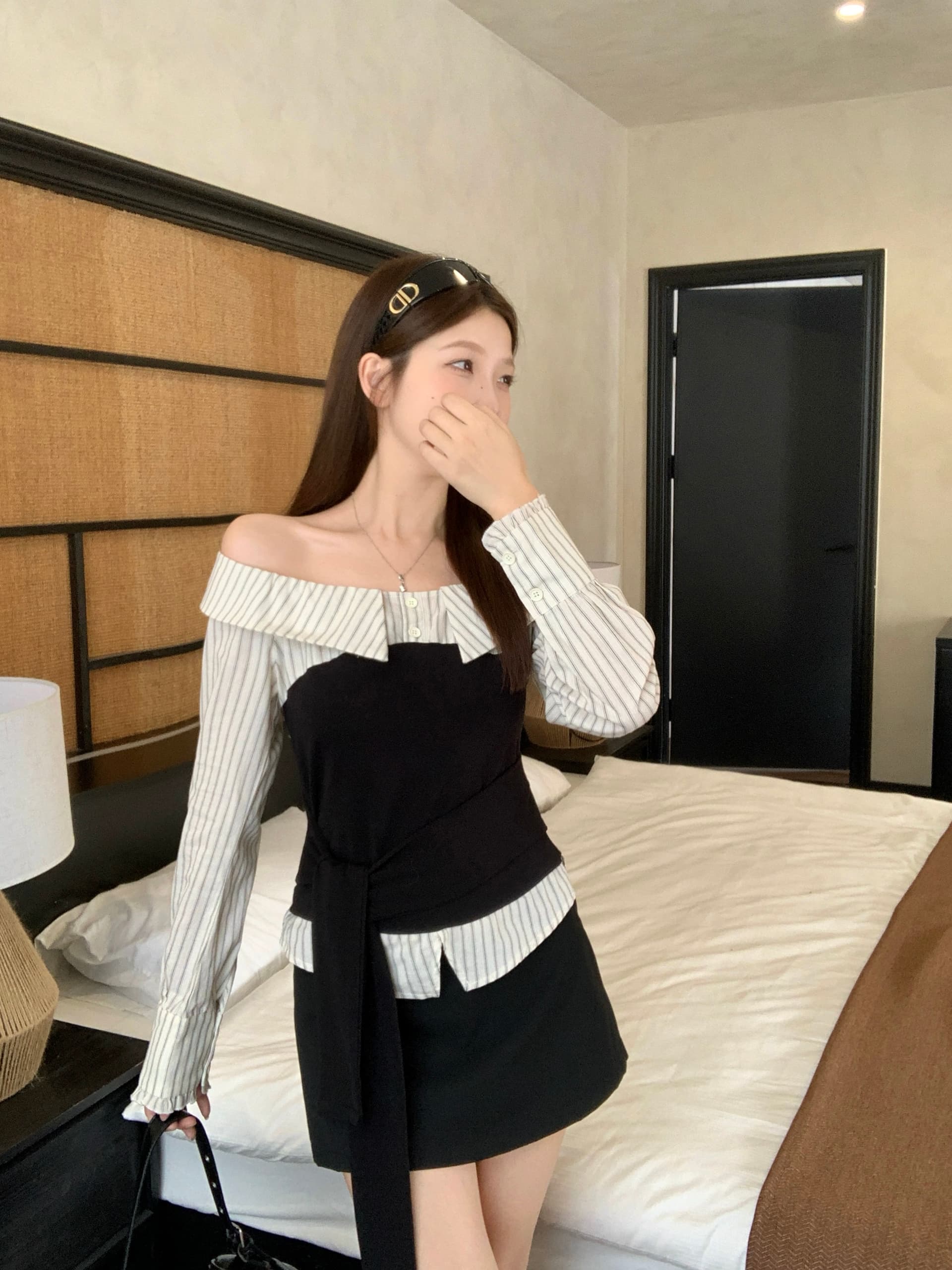 실사 빅 사이즈 가을 새로운 배색 패치워크 스트라이프 디자인 센스 오프숄더 슬림해 보이는 맨위 스트랩 셔츠 상세 이미지 5