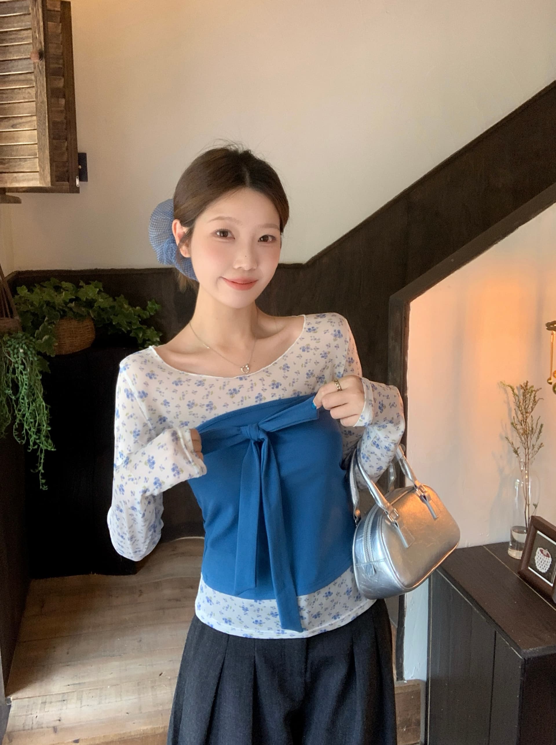 실사 빅 사이즈 통통한 여동생 2026 새로운 한 부서 작은 꽃무늬 긴팔 나비 매듭 스트랩 튜브탑 조끼 세트 이미지 2
