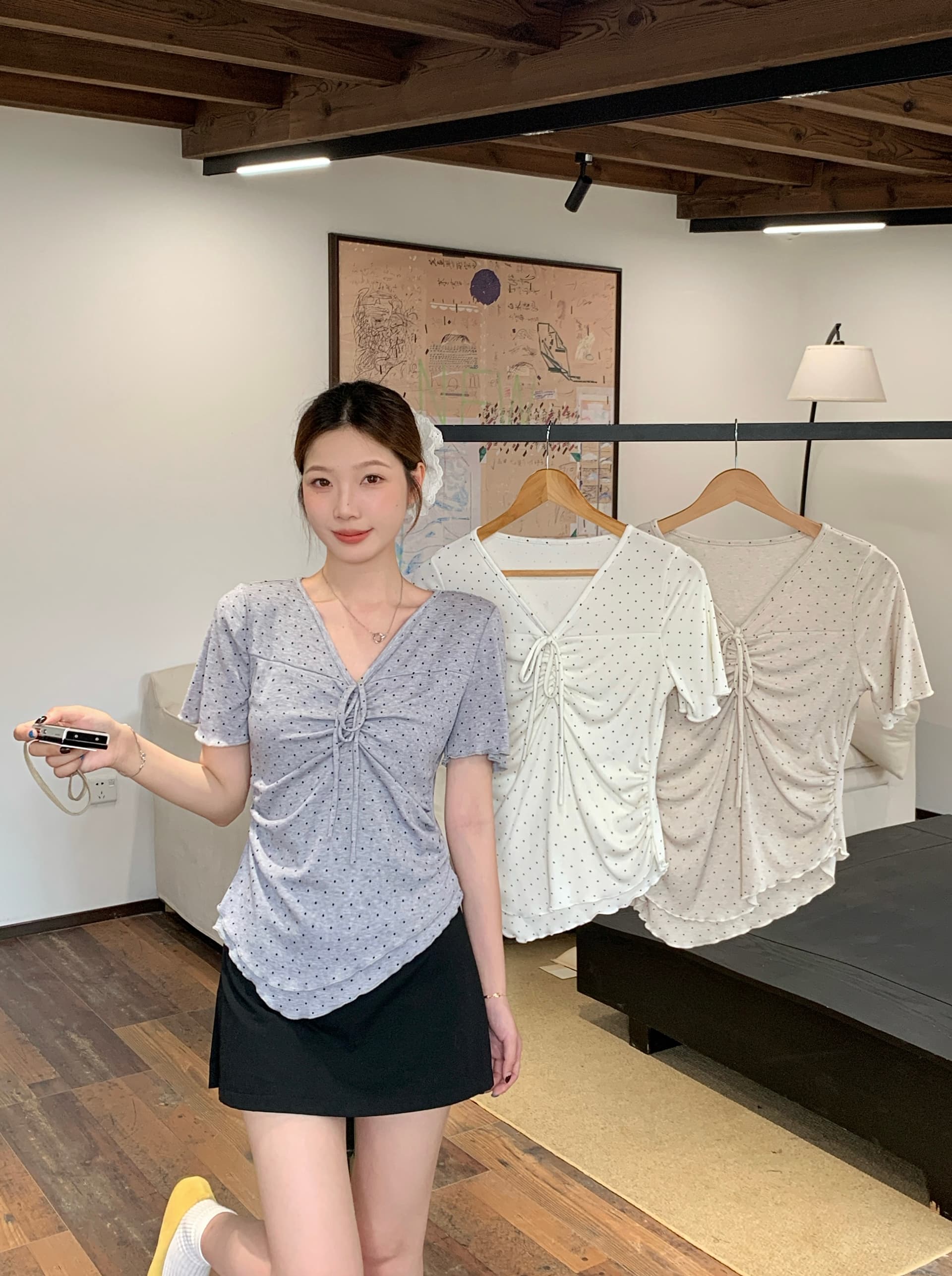 실사 빅 사이즈 통통한 여동생 여름 새로운 한 부서 디자인 센스 V넥 불규칙 맨위 허리 수축 슬림해 보이는 티셔츠 상세 이미지 2
