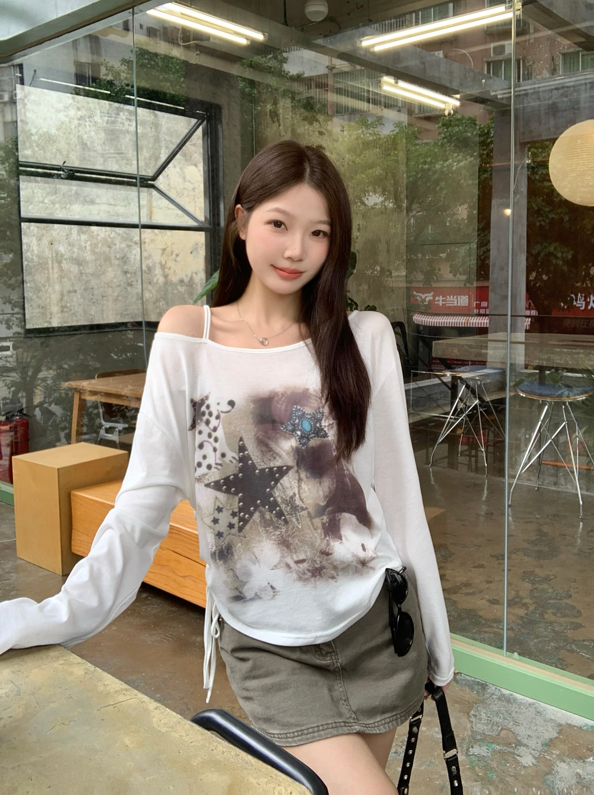 실사 빅 사이즈 여름 새로운 느슨함 센스 오프숄더 프린트 티셔츠 비스듬한 어깨 다용도 루즈핏 태양 보호 셔츠 이미지 2