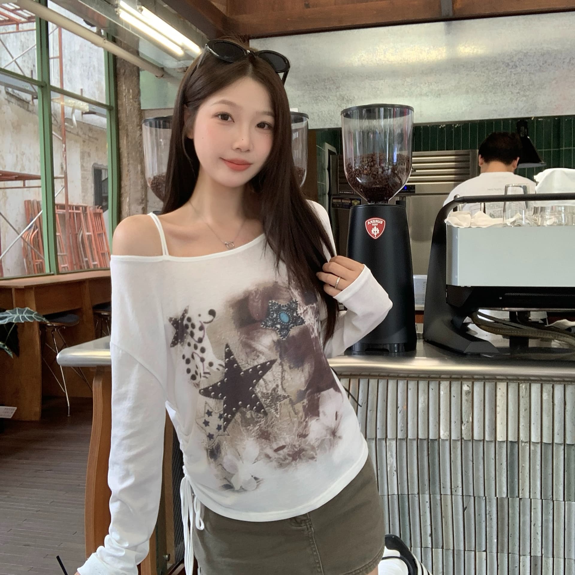 실사 빅 사이즈 여름 새로운 느슨함 센스 오프숄더 프린트 티셔츠 비스듬한 어깨 다용도 루즈핏 태양 보호 셔츠 이미지 5