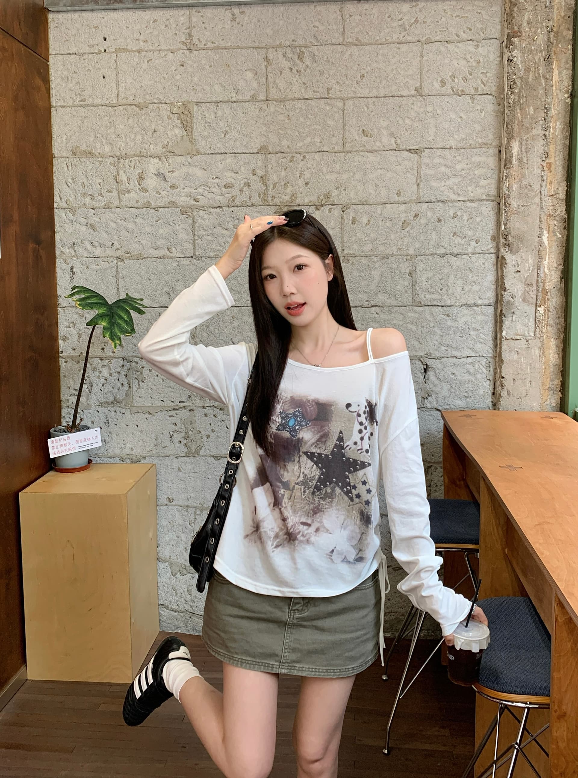 실사 빅 사이즈 여름 새로운 느슨함 센스 오프숄더 프린트 티셔츠 비스듬한 어깨 다용도 루즈핏 태양 보호 셔츠 상세 이미지 4