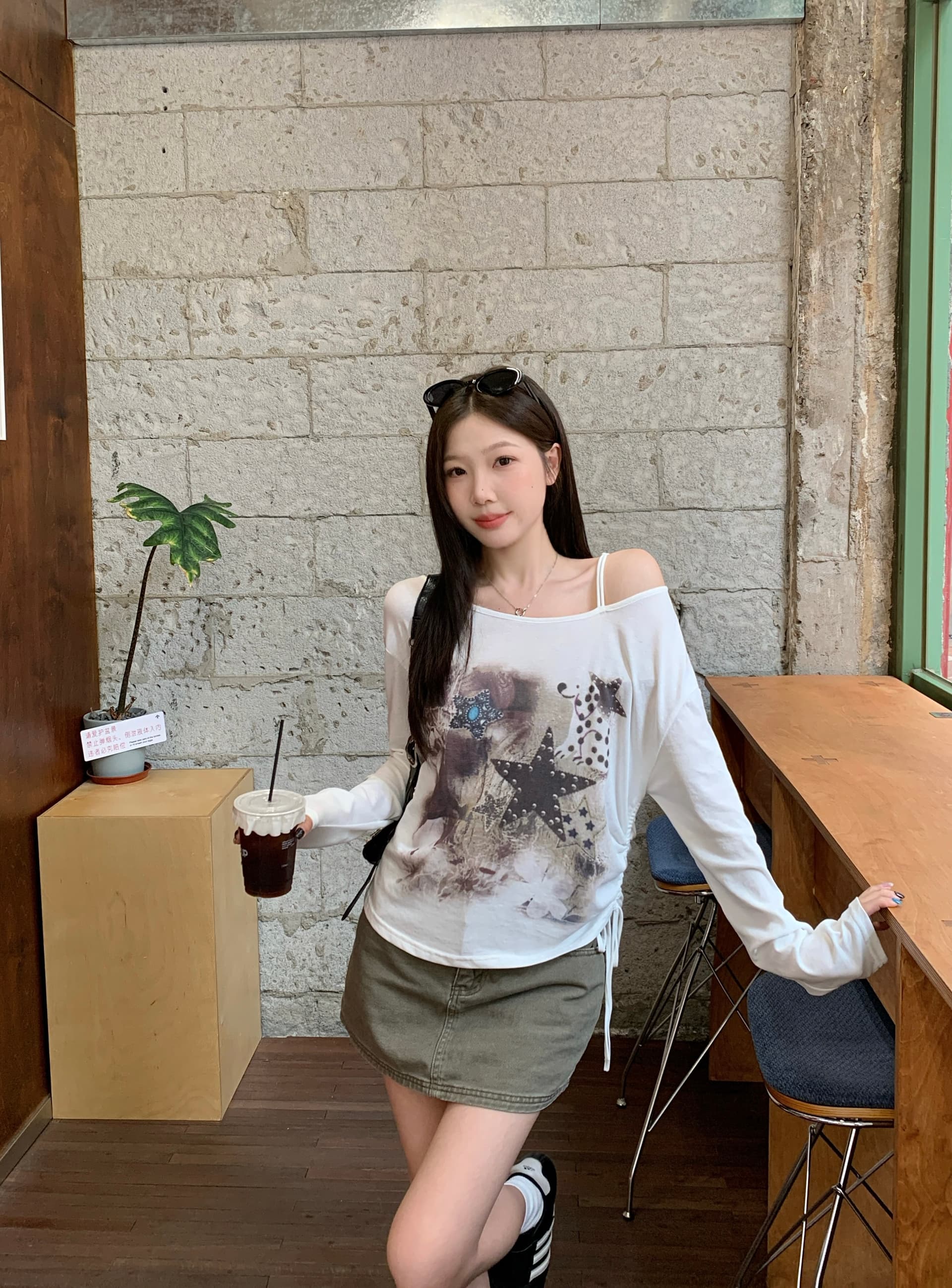 실사 빅 사이즈 여름 새로운 느슨함 센스 오프숄더 프린트 티셔츠 비스듬한 어깨 다용도 루즈핏 태양 보호 셔츠 상세 이미지 6