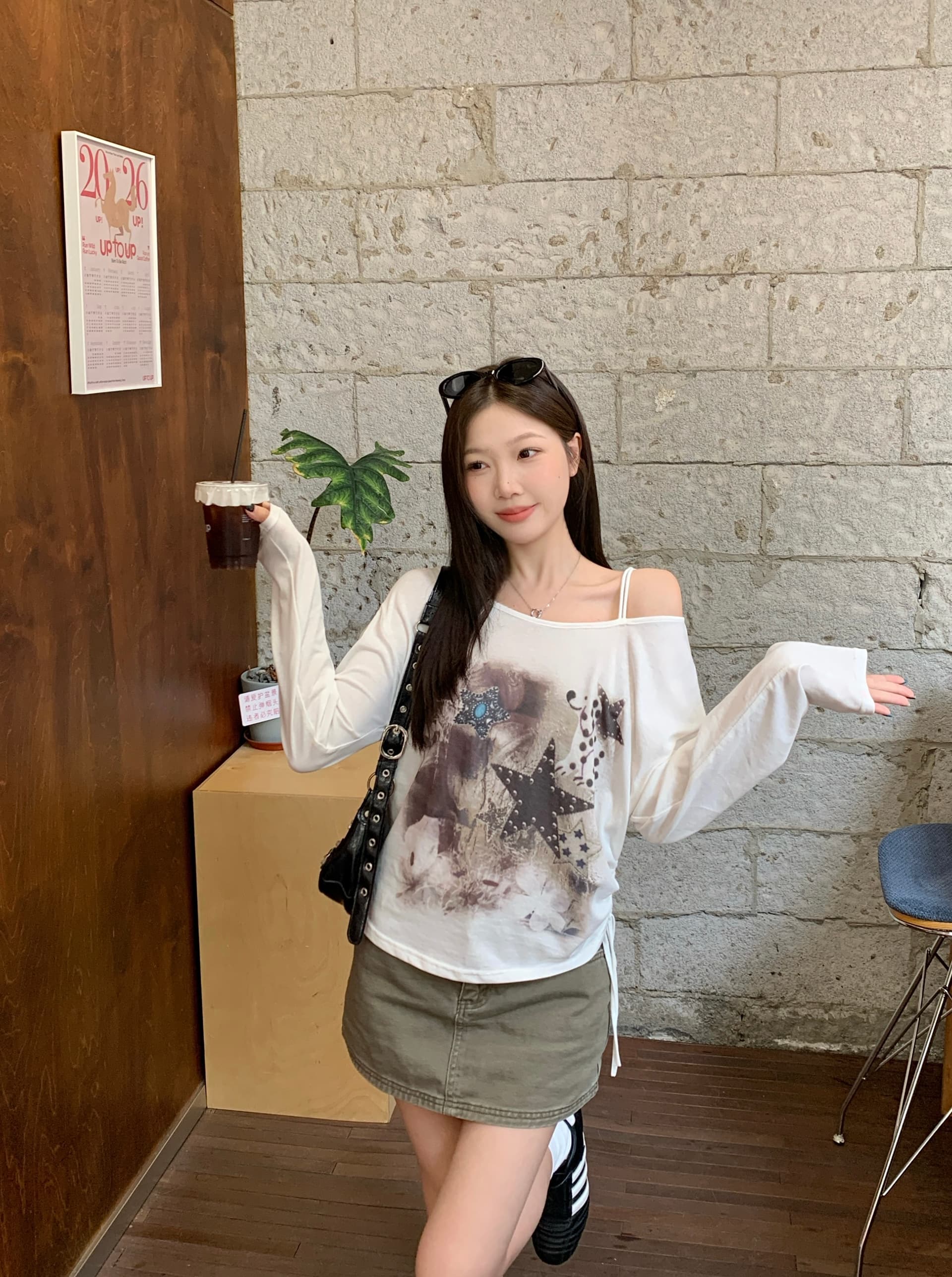 실사 빅 사이즈 여름 새로운 느슨함 센스 오프숄더 프린트 티셔츠 비스듬한 어깨 다용도 루즈핏 태양 보호 셔츠 상세 이미지 8
