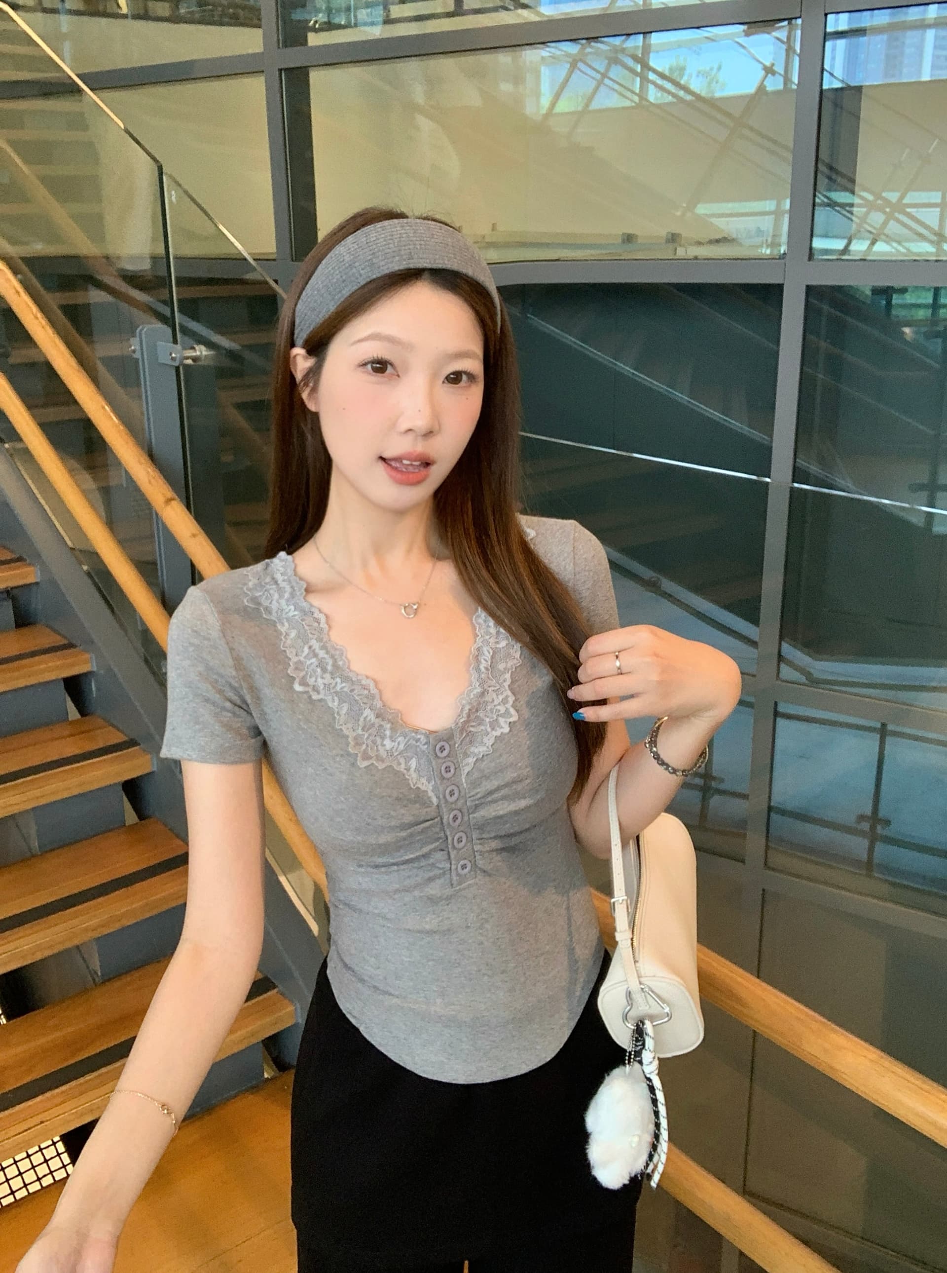 실사 빅 사이즈 여름 새로운 순수한 욕망 바람 V넥 레이스 조각 반팔 티셔츠 몸매 가꾸기 슬림해 보이는 다용도 맨위 상세 이미지 7