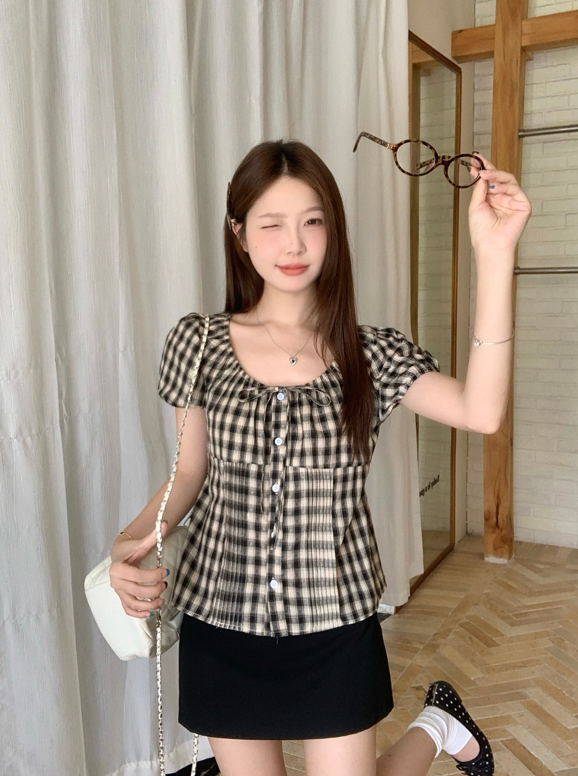 실사 빅 사이즈 여름 새로운 한 부서 레트로 체크무늬 주름 V넥 Chic 반팔 허리 수축 스트랩 달콤한 매운맛 셔츠 상세 이미지 9