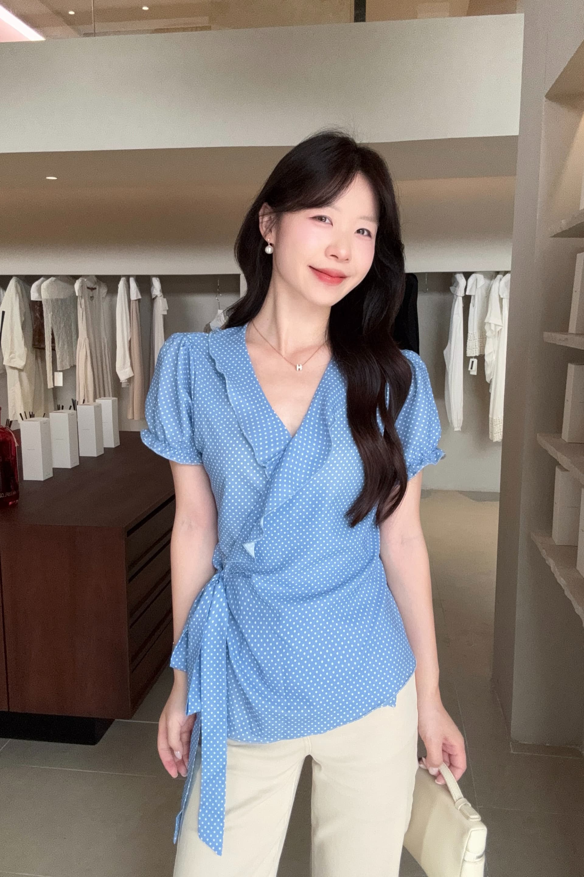 실사 빅 사이즈 한 부서 디자인 센스 V넥 도트 무늬 셔츠 여름 스트랩 허리 수축 슬림해 보이는 부드러운 연령 감소 맨위 이미지 6