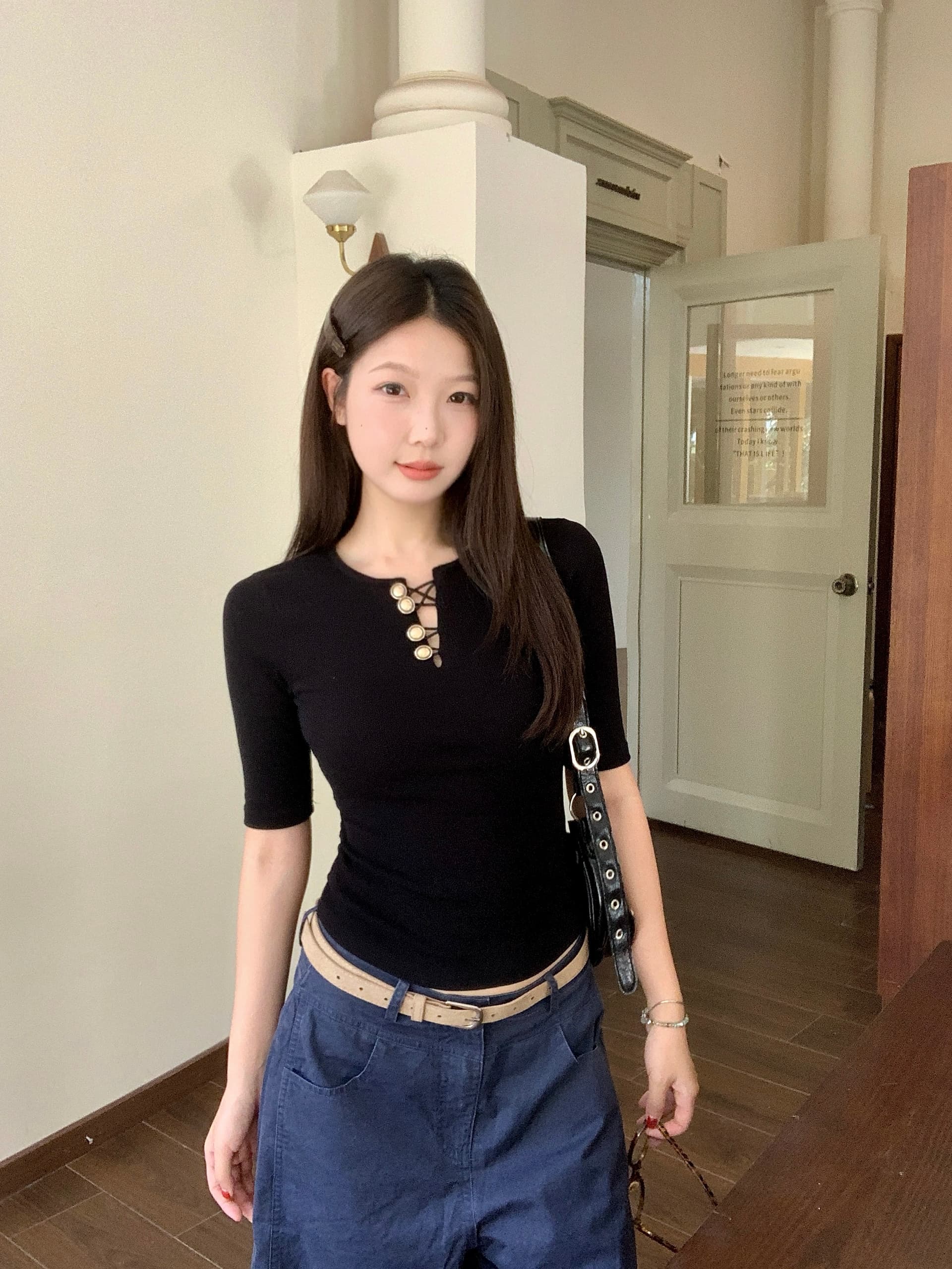 실사 빅 사이즈 2026 여름 새로운 핫걸 디자인 센스 긍정적 인 어깨 5 점 중간 소매 몸매 가꾸기 슬림해 보이는 맨위 상세 이미지 6