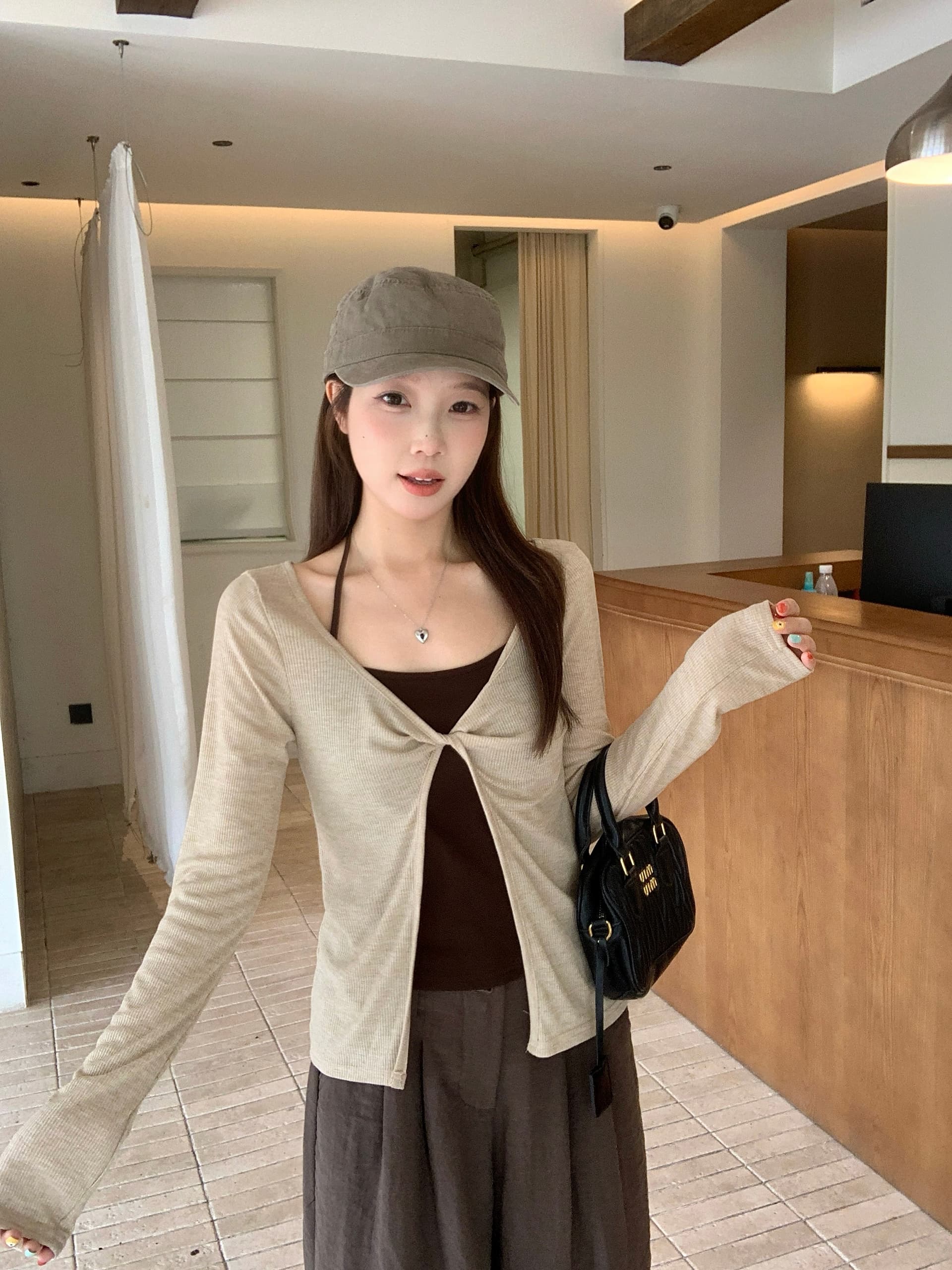 실사 빅 사이즈 가을 새로운 한 부서 느긋한 바람 행침 목 캐미솔 몸매 가꾸기 슬림해 보이는 비틀림 맨위 세트 이미지 2