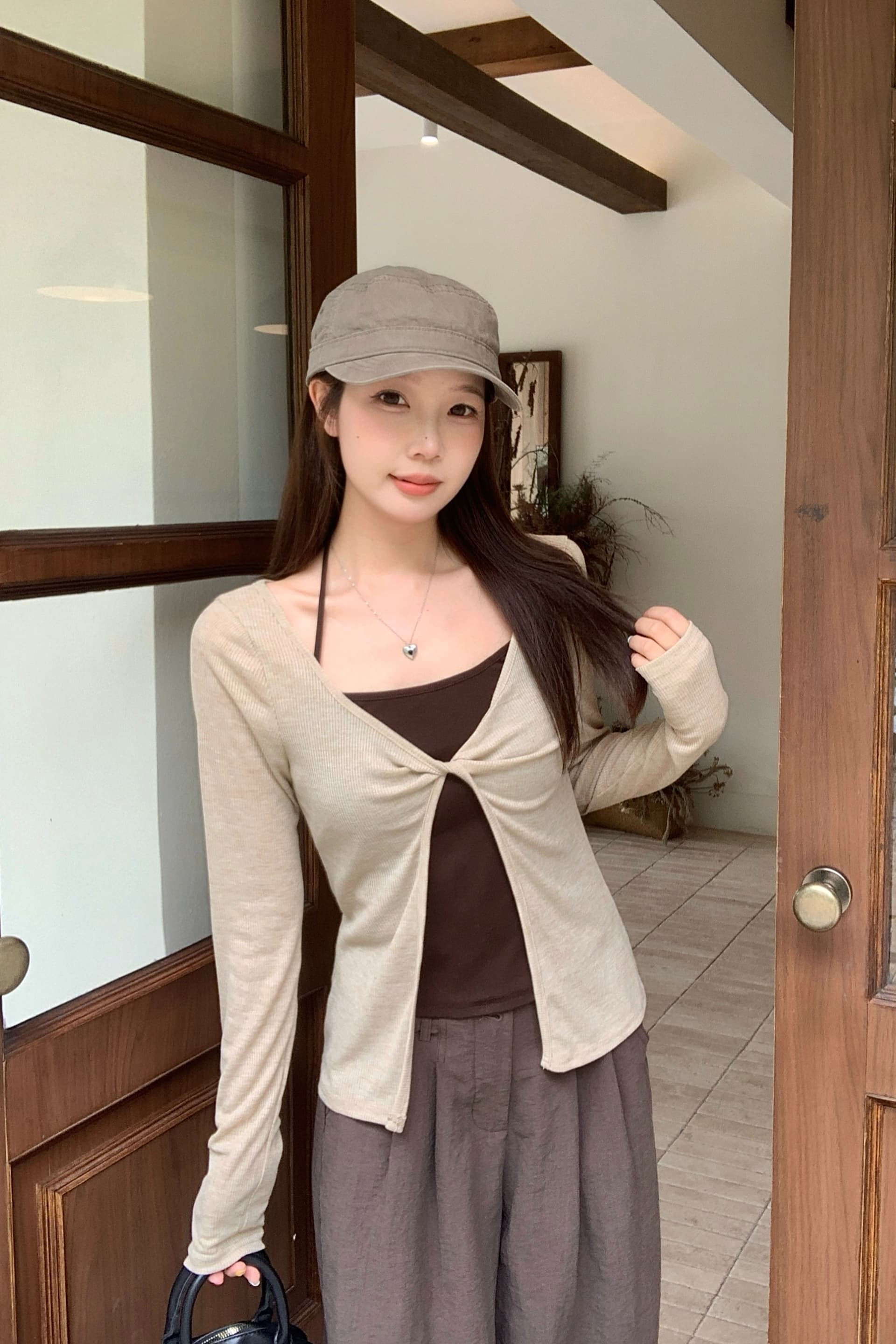 실사 빅 사이즈 가을 새로운 한 부서 느긋한 바람 행침 목 캐미솔 몸매 가꾸기 슬림해 보이는 비틀림 맨위 세트 이미지 6