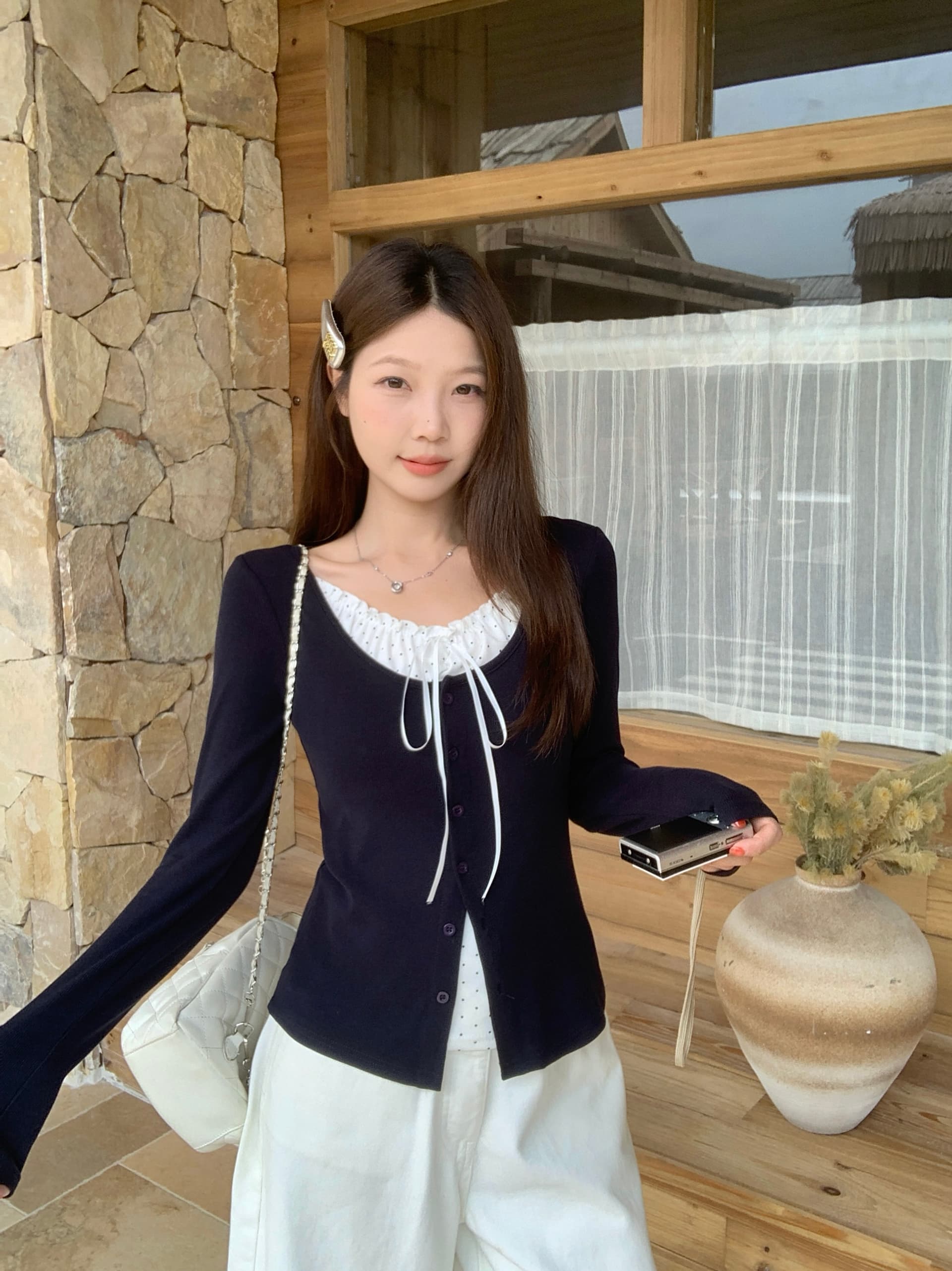 실사 빅 사이즈 가을 새로운 한 부서 도트 무늬 레이스업 페이크 레이어드 긴팔 티셔츠 몸매 가꾸기 슬림해 보이는 다용도 맨위 이미지 4