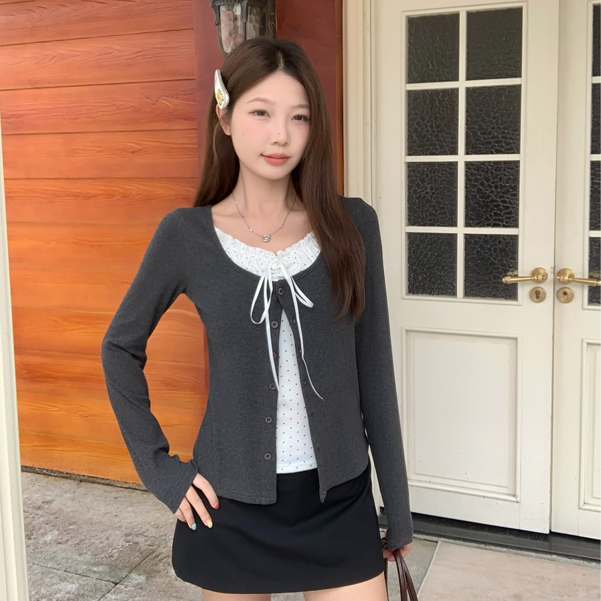 실사 빅 사이즈 가을 새로운 한 부서 도트 무늬 레이스업 페이크 레이어드 긴팔 티셔츠 몸매 가꾸기 슬림해 보이는 다용도 맨위 이미지 5