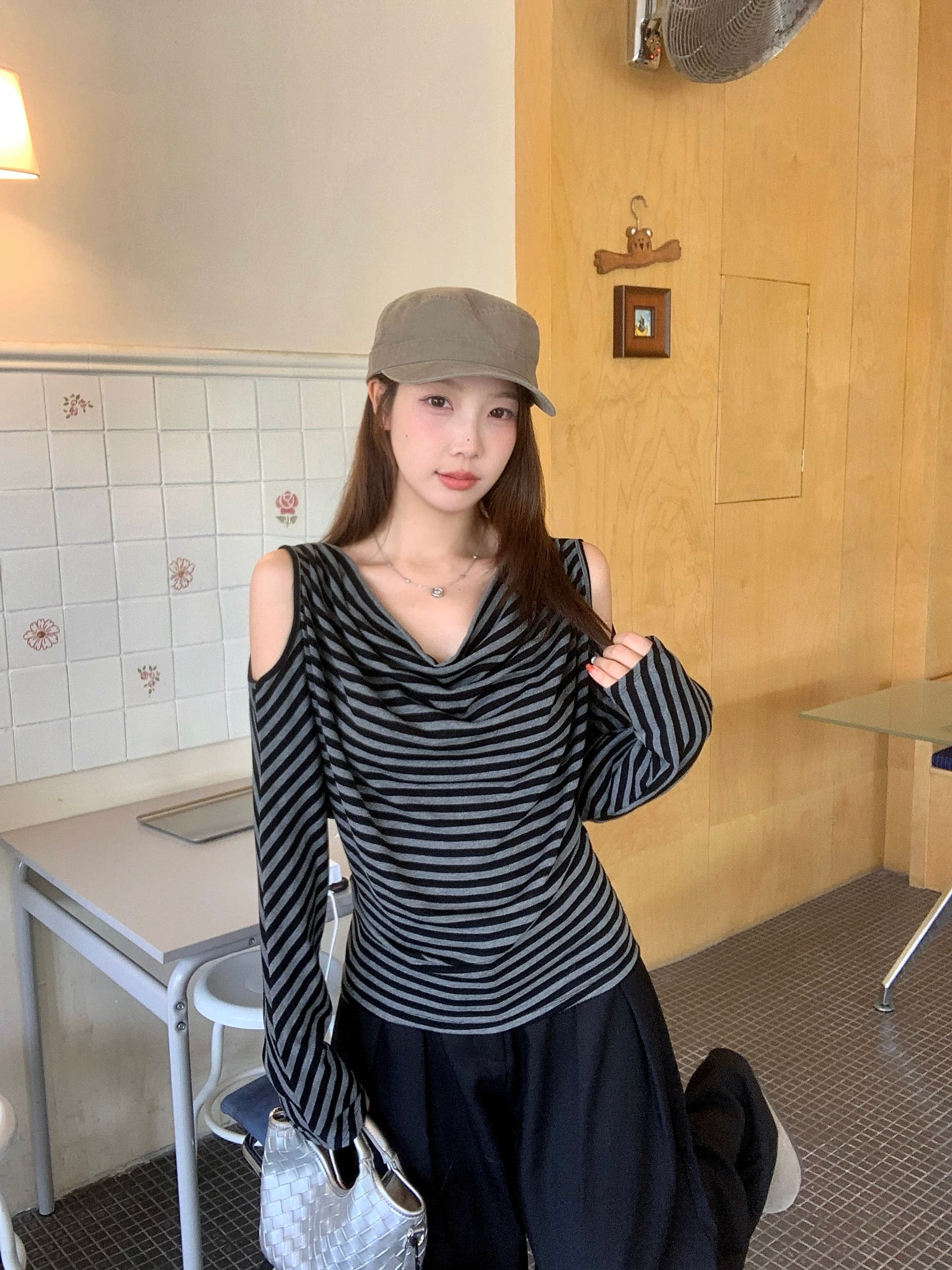 실사 빅 사이즈 가을 새로운 한 부서 느긋한 바람 흔들다 칼라 오프숄더 긴팔 티셔츠 슬림해 보이는 다용도 맨위 이미지 4