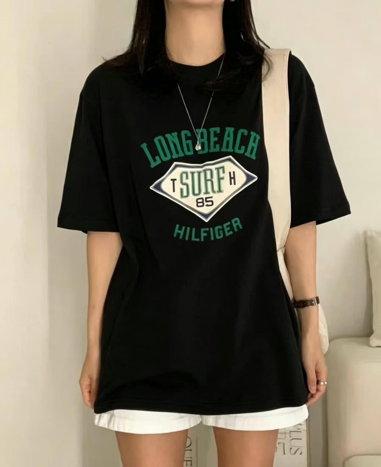 한국 동대문 한 부서 미니멀리즘 프린트 루즈핏 슬림해 보이는 라운드 넥 반팔 티셔츠 상세 이미지 1