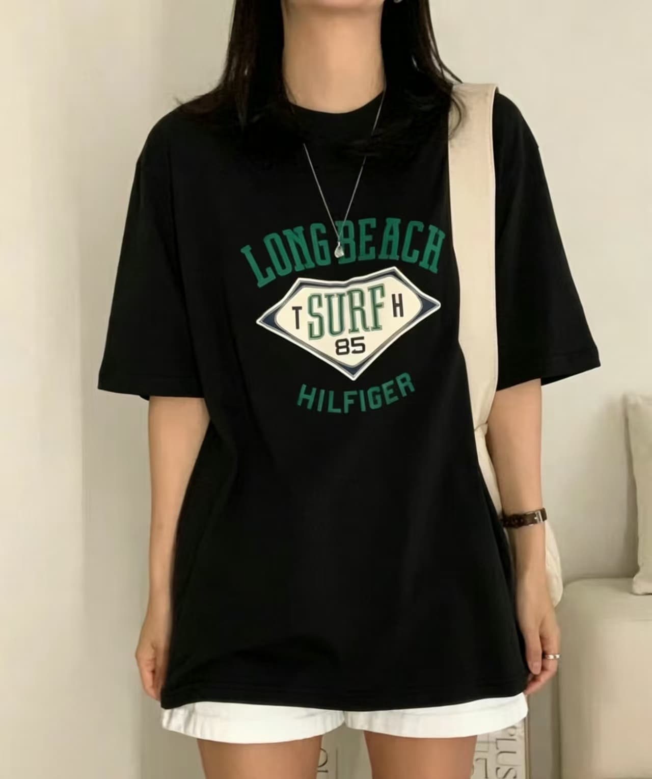 한국 동대문 한 부서 미니멀리즘 프린트 루즈핏 슬림해 보이는 라운드 넥 반팔 티셔츠 상세 이미지 2