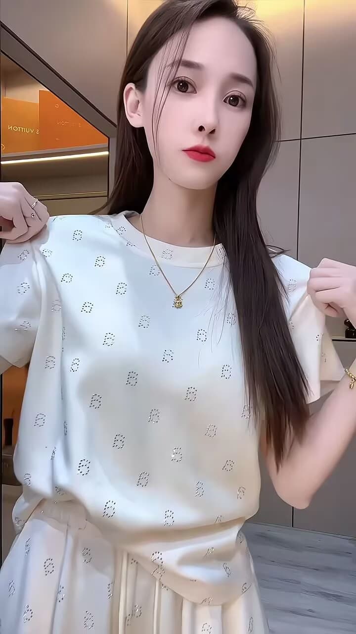캐주얼 연령 감소 세트 여성 여름 인터넷 유명인 핫픽스 반팔 티셔츠 루즈핏 짧은 바지 학생 투피스 세트 상세 이미지 3