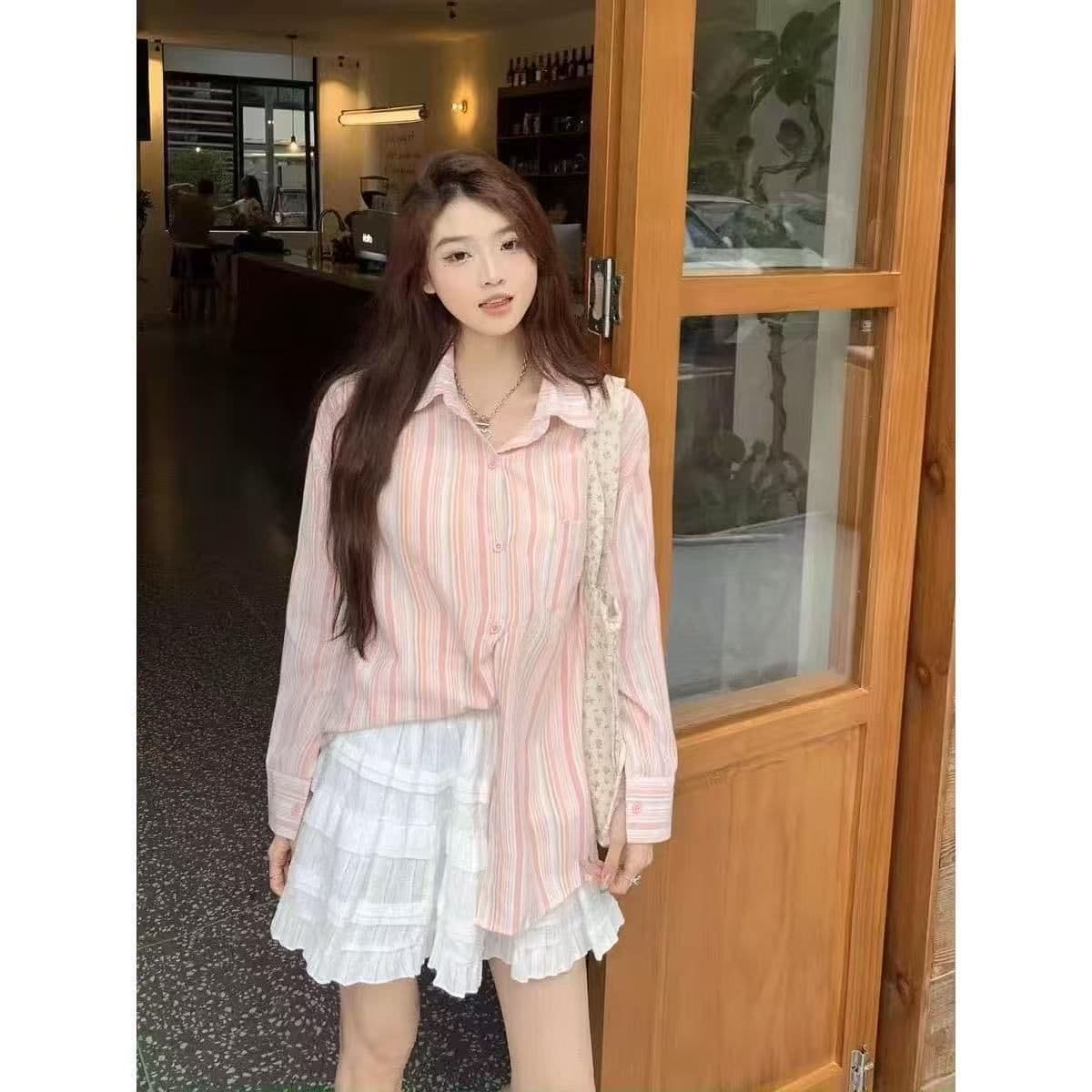 느긋한 바람 스트라이프 폴로 칼라 긴팔 자외선 차단 셔츠 여성 의류 2024 새로운 맨위 여름 루즈핏 캐주얼 외출용 상세 이미지 15