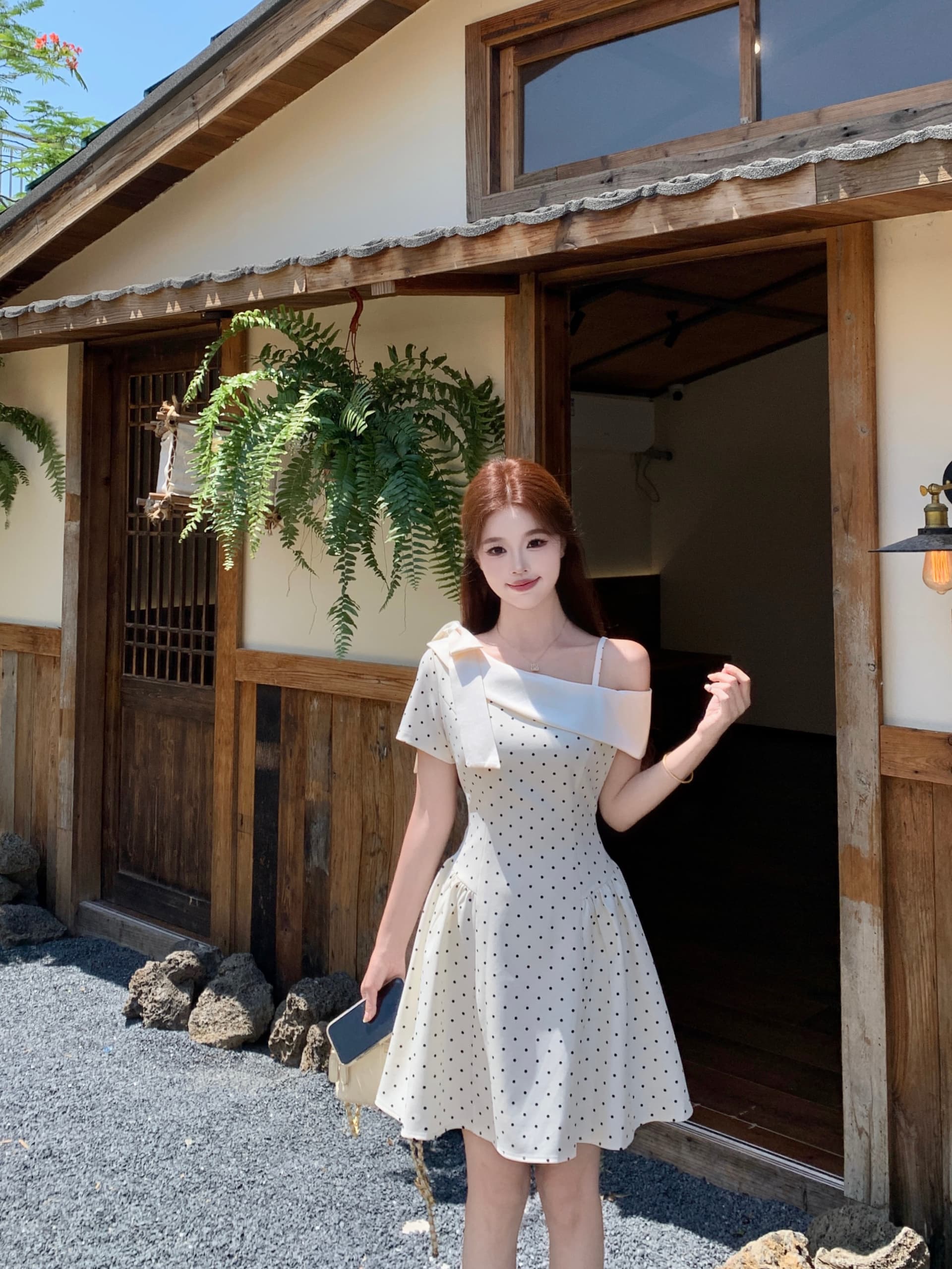실사 빅 사이즈 여성 의류 여름 프랑스식 miu 부서 천 금빛 바람 도트 무늬 비스듬한 칼라 오프숄더 허리 수축 슬림해 보이는 드레스 상세 이미지 12