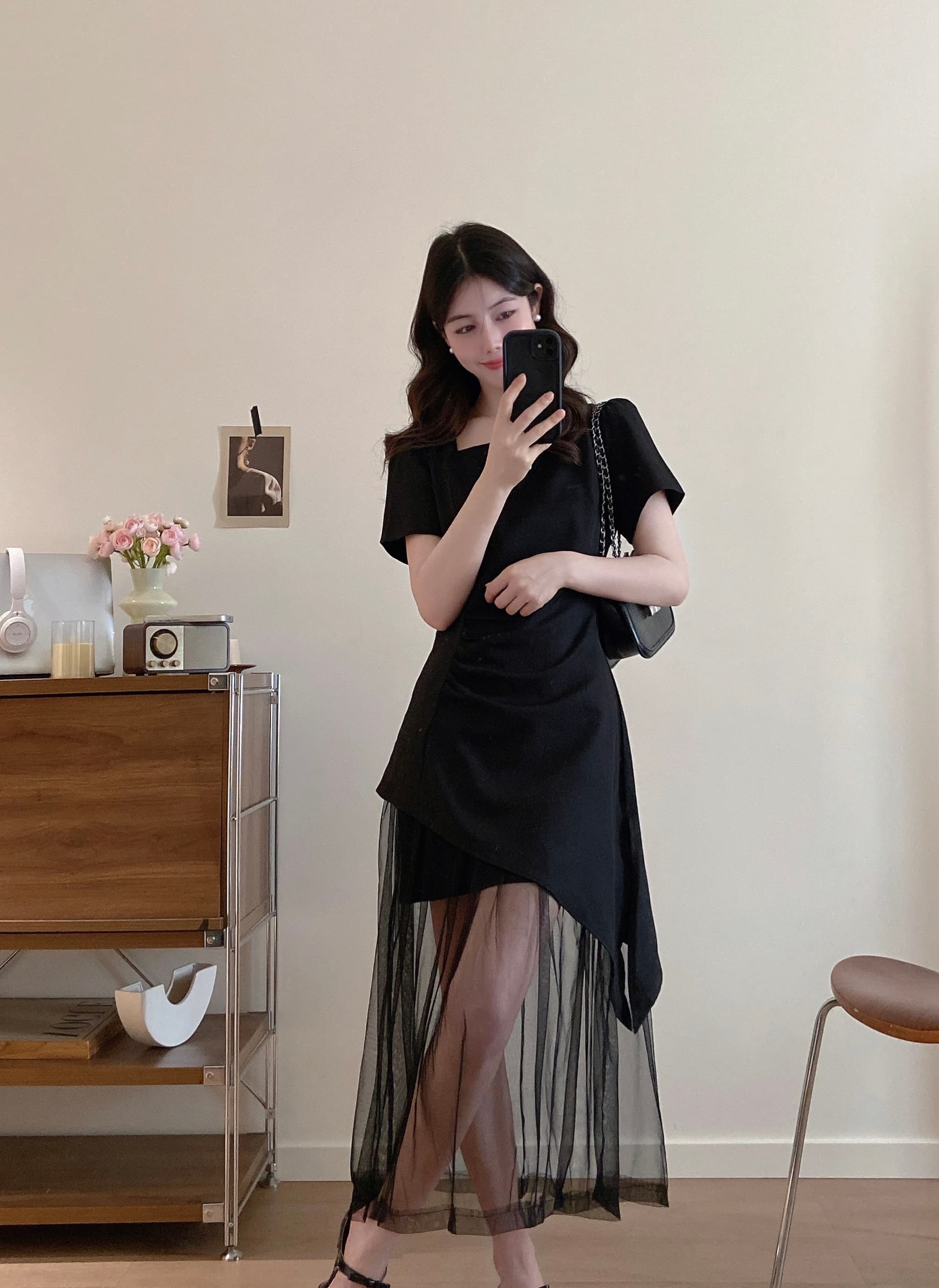 실사 새로운 프랑스식 광장 칼라 검정색 반팔 점프 슈트 치마 여성 의류 여름 특별 아름다운 꼬집기 허리 망사 롱 스커트 이미지 4