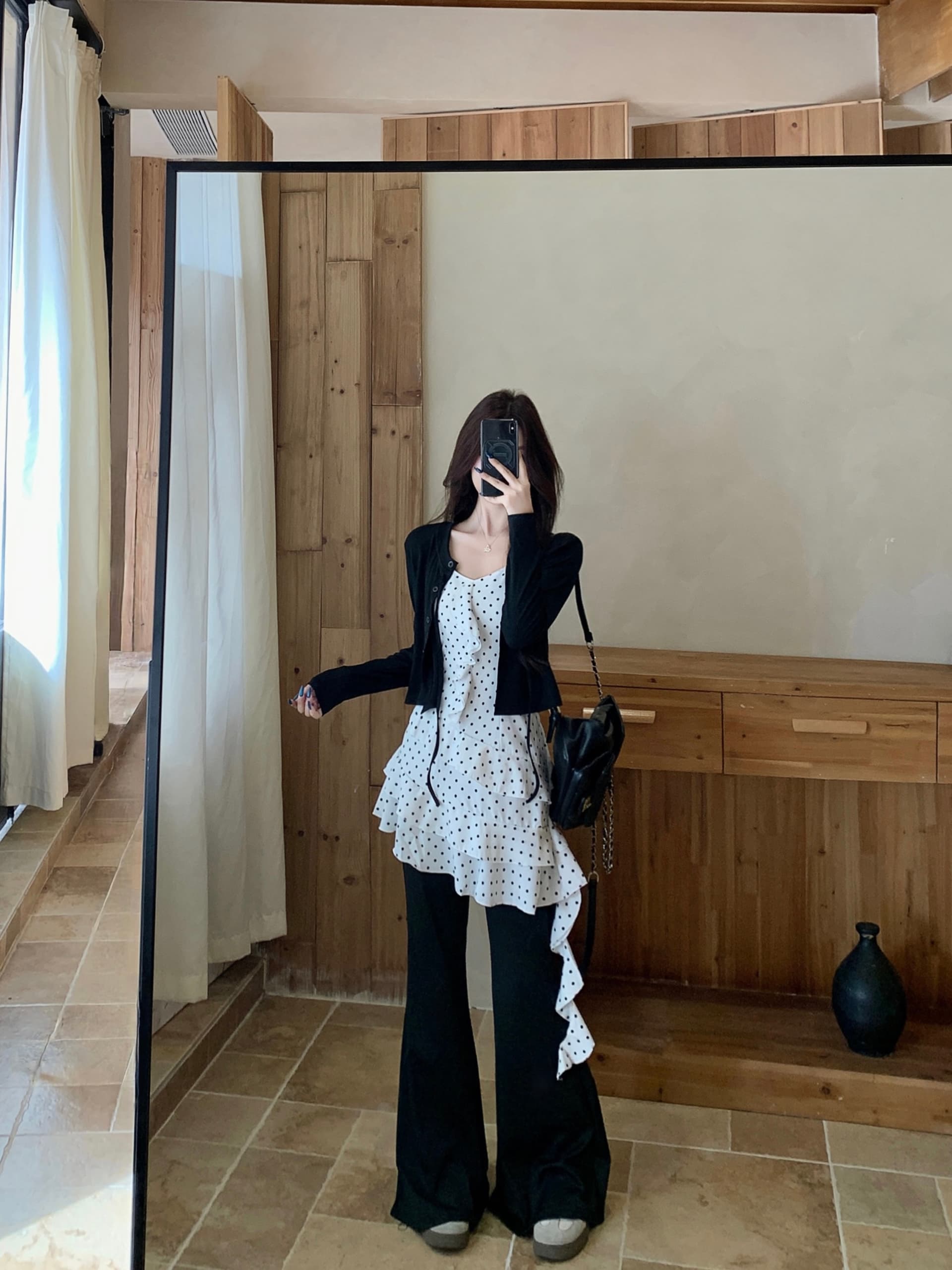 실사 빅 사이즈 프랑스식 화이트 도트 무늬 불규칙 캐미솔 지방 mm 표지 고기 슬림해 보이는 민소매 만나는 맨위 상세 이미지 5