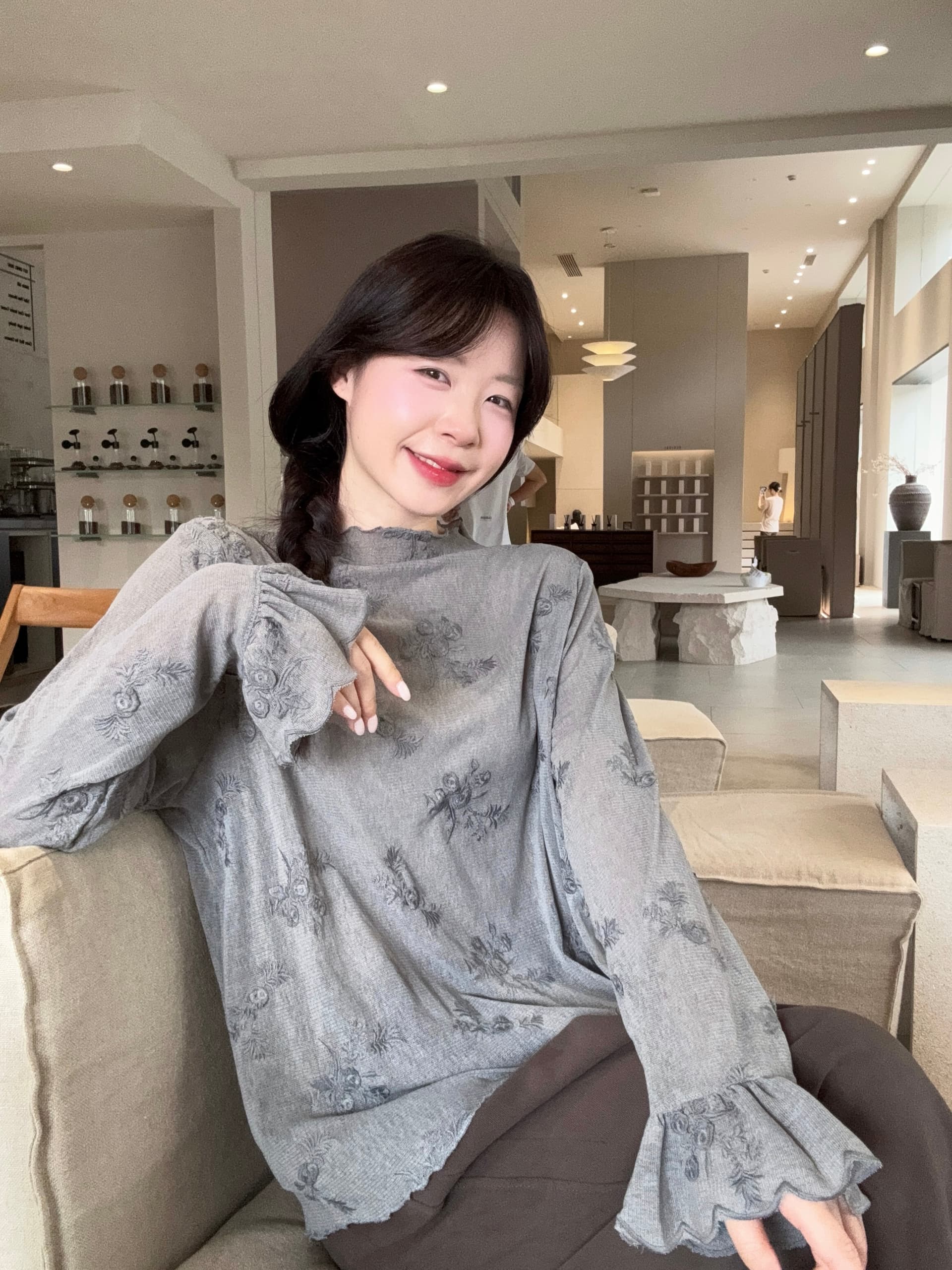 실사 2026 가을 새로운 느슨함 센스 자수 꽃 기본 셔츠 스택 착용 베스트 맨위 여성 긴 바지 품격 세트 상세 이미지 7