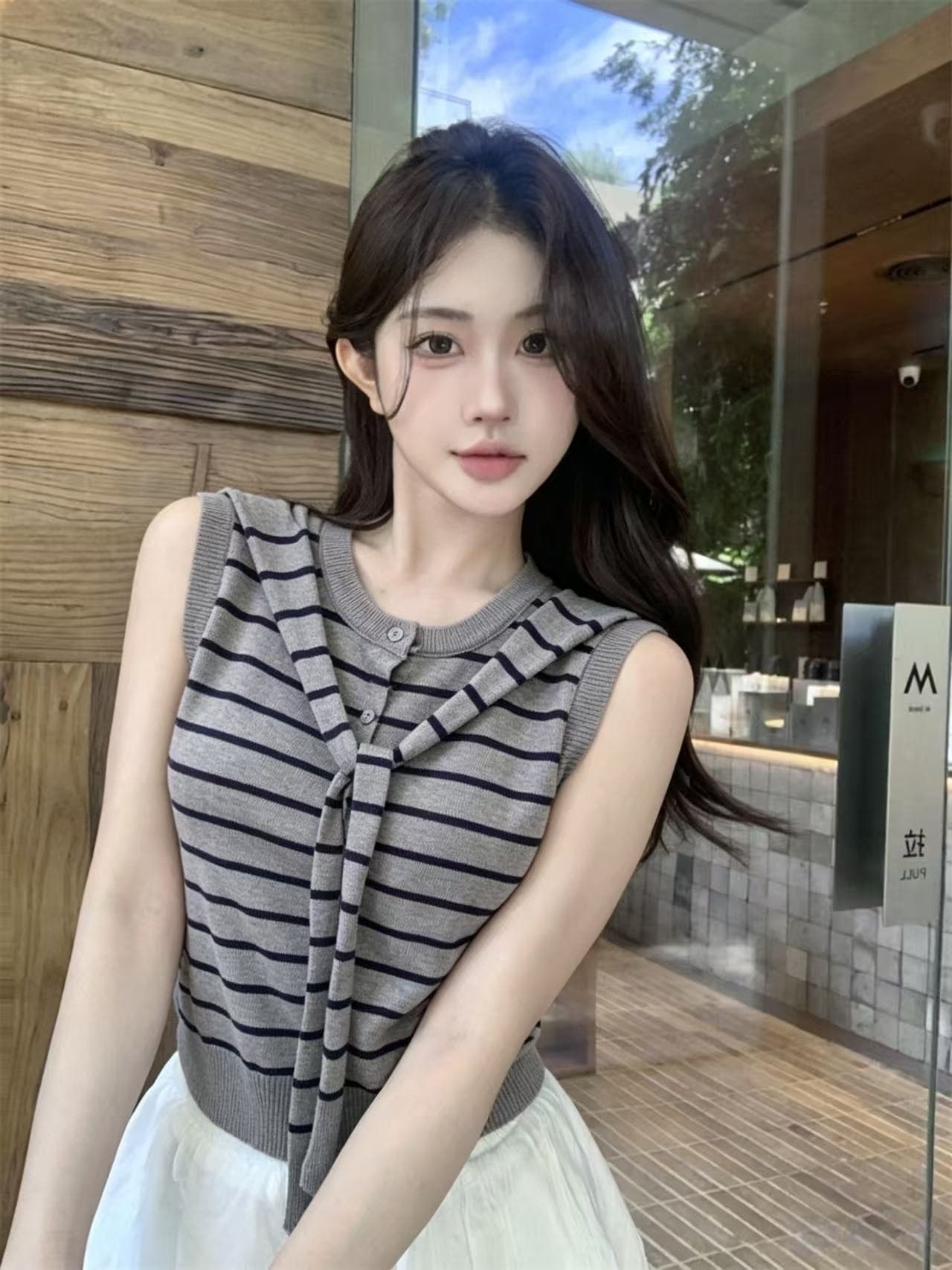 실사 정가 새로운 패션 스트라이프 페이크 레이어드 베스트 니트 민소매 맨위 해군 칼라 상세 이미지 6